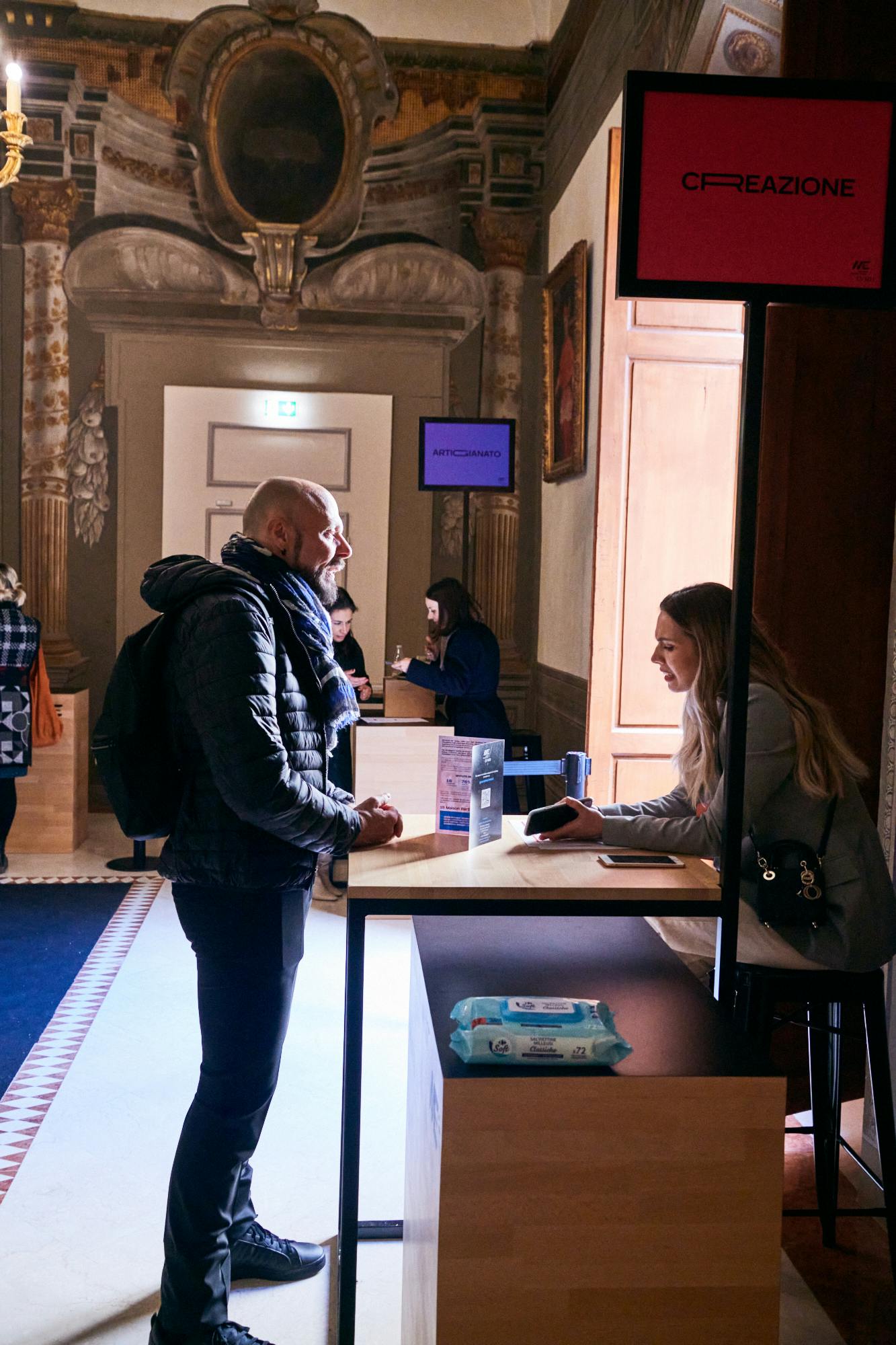 uno stand durante il tour You & ME