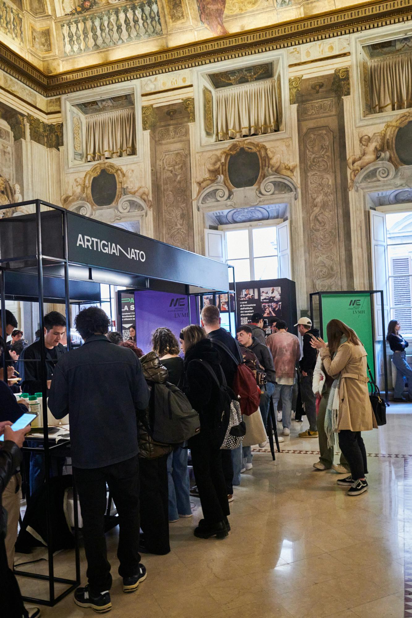 uno stand durante il tour You & ME