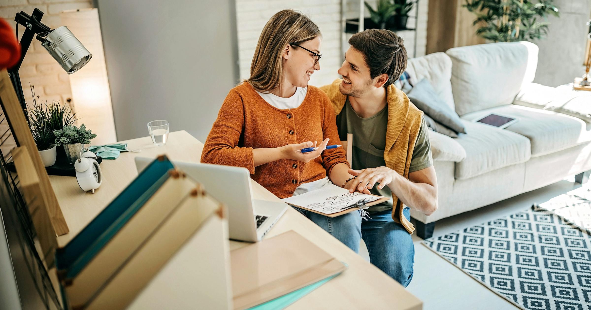 Work-Love-Balance: How To Balance Job And Relationship