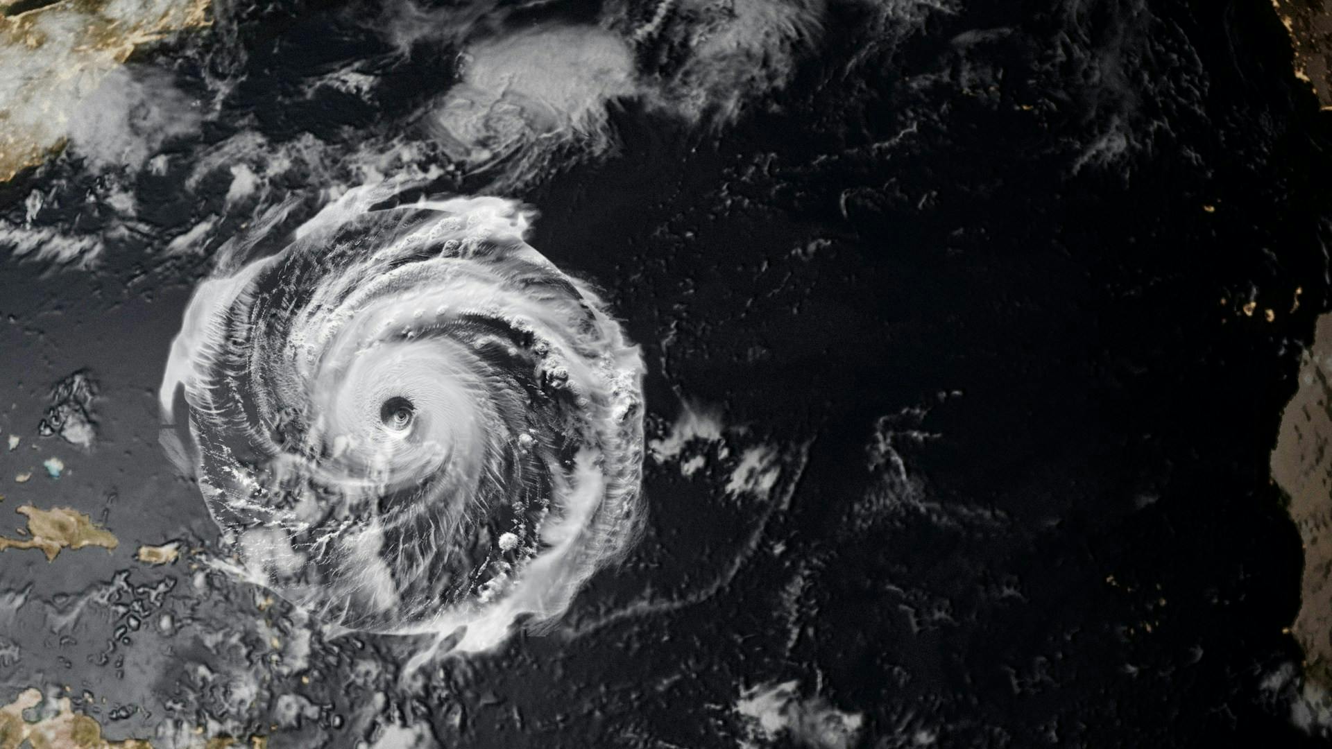 How do you evacuate a hurricane