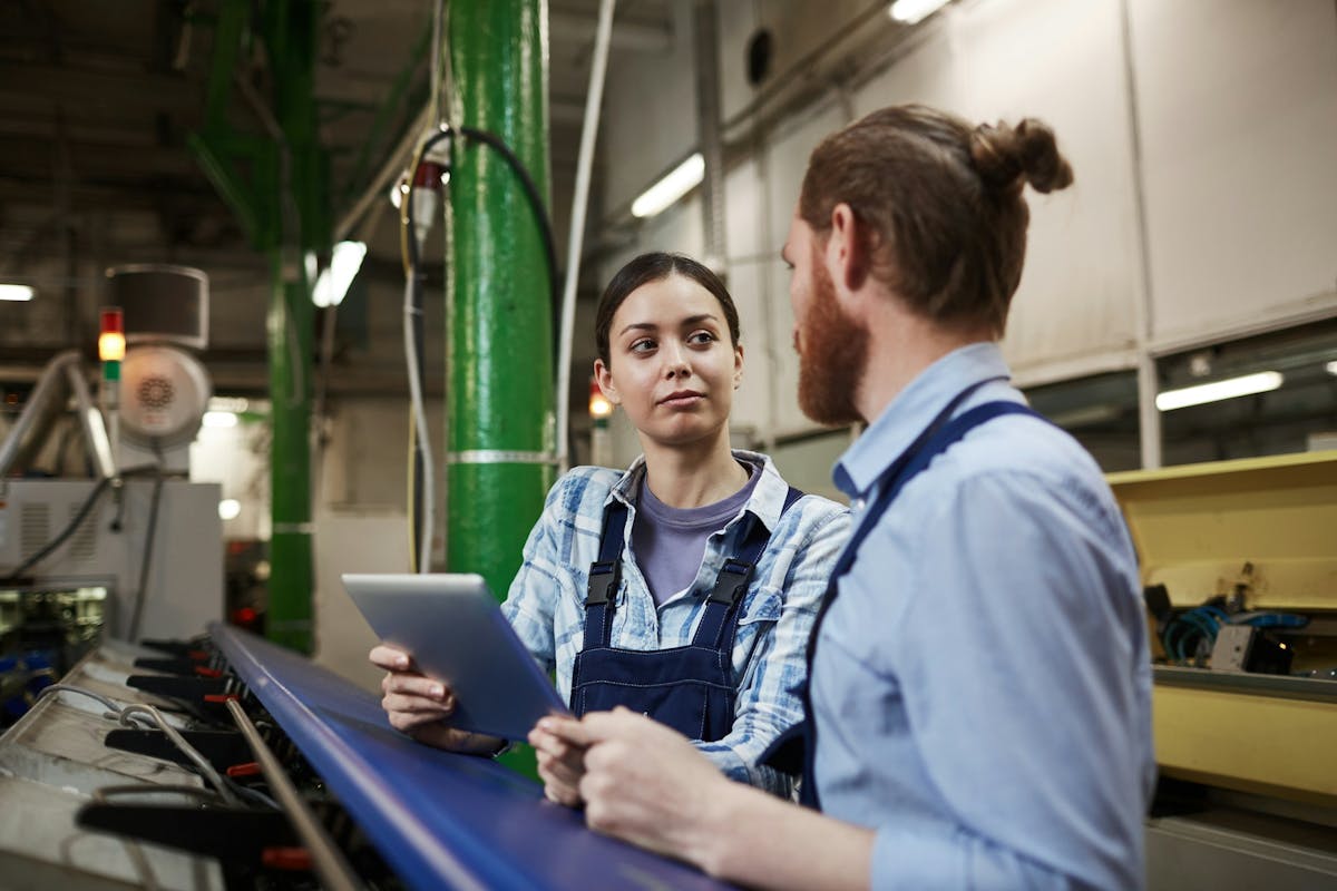 communication tools for the deskless worker