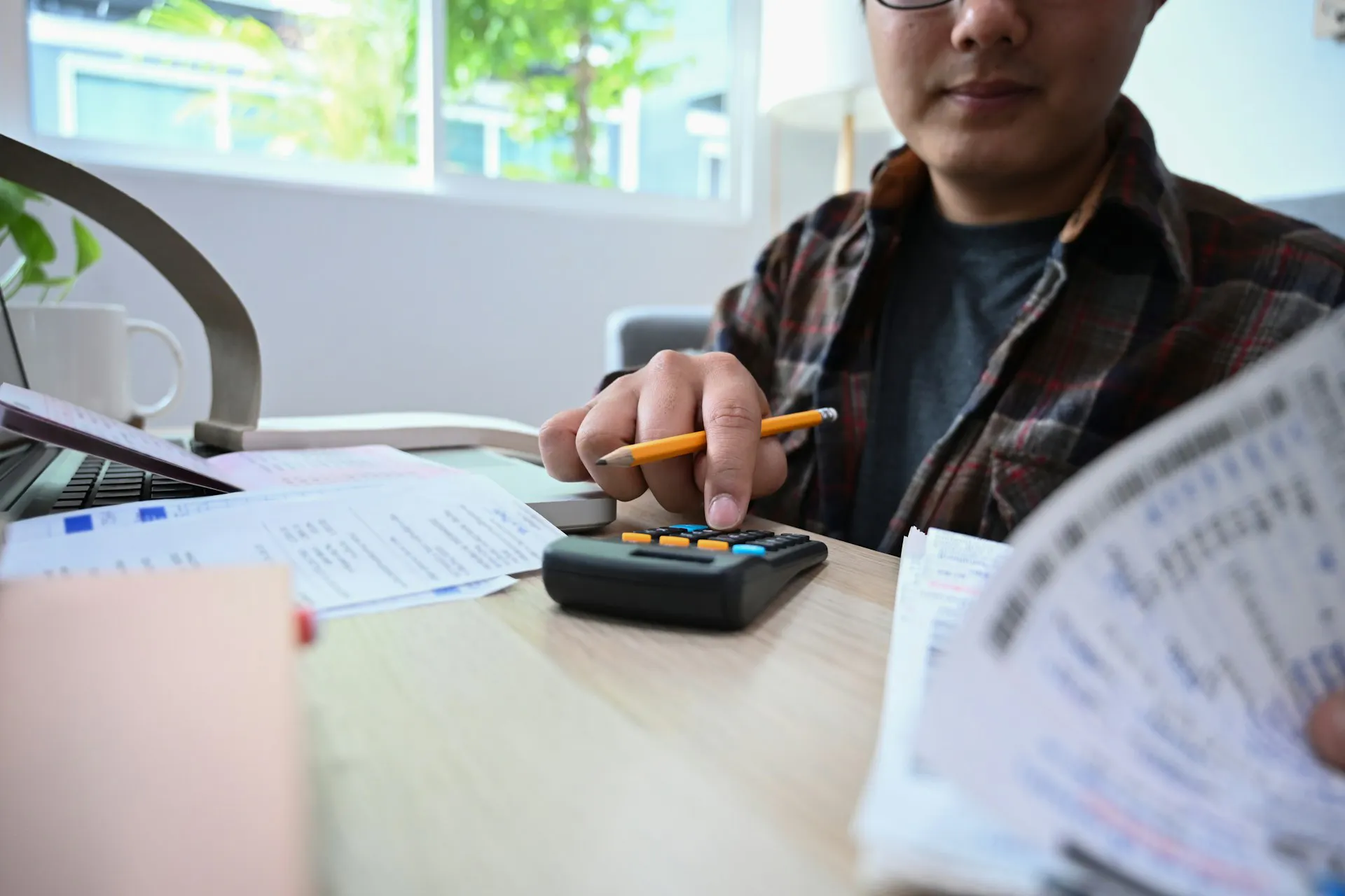 Bonus Structures Examples for Deskless Workers | Yourco