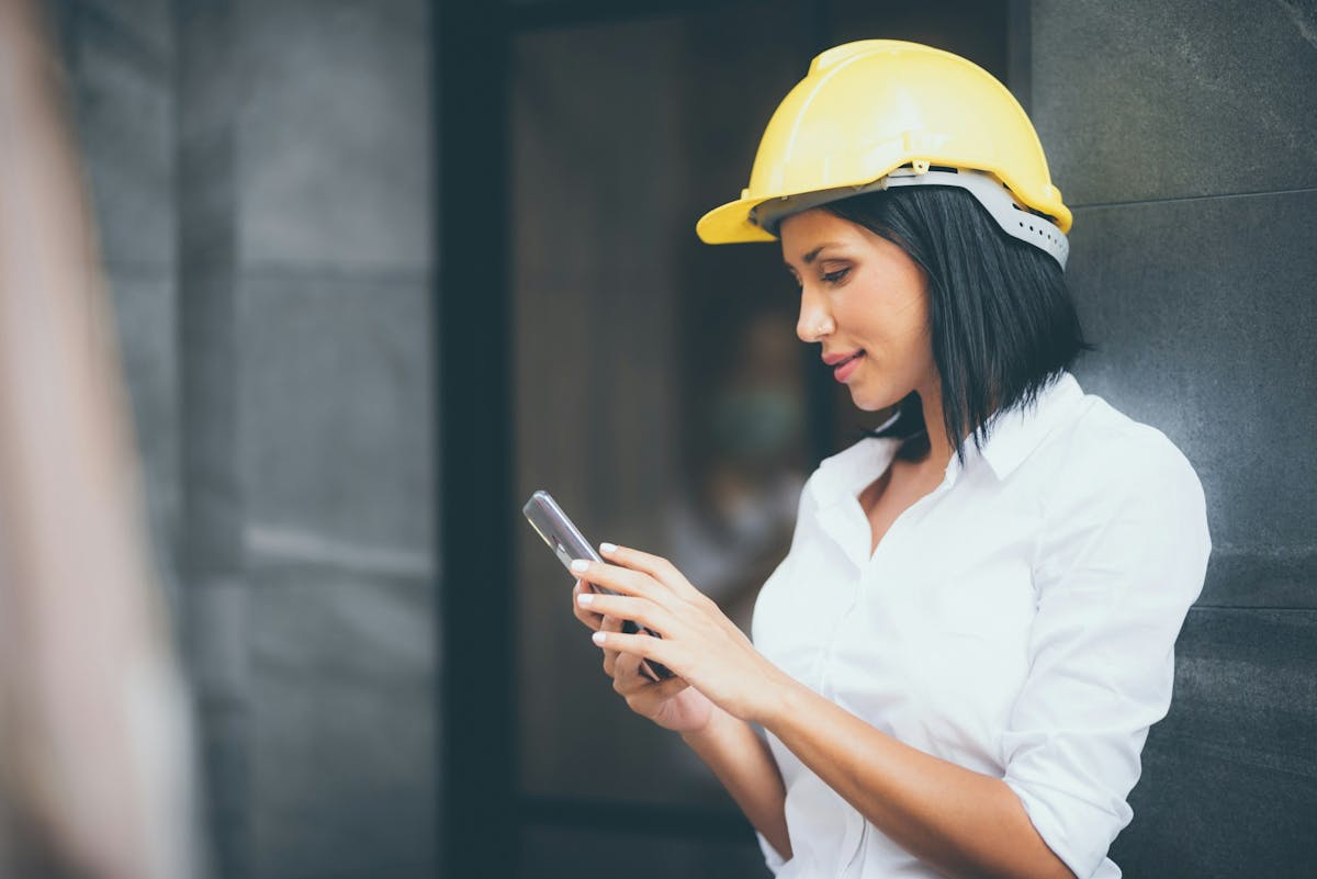 Employee texting boss after hours