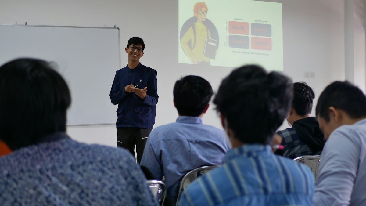 communication training for frontline employees