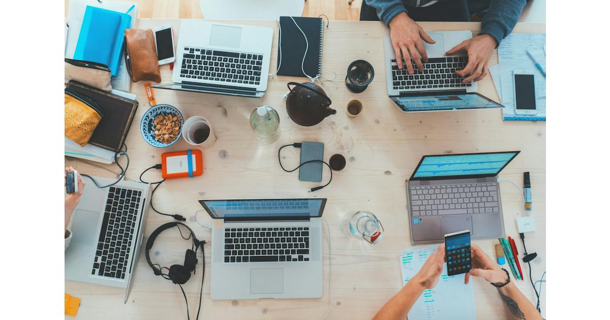Efficiency vs Productivity: The Key Difference Managers Need | Yourco