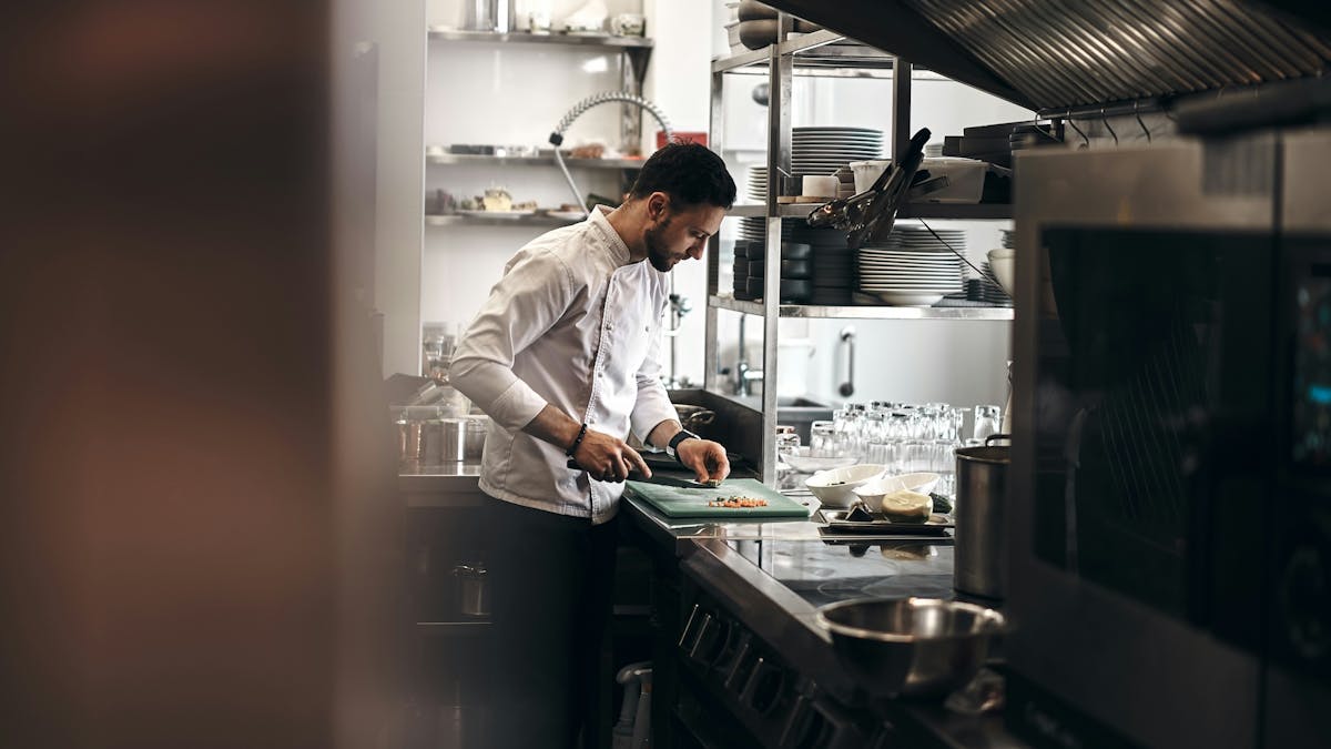 Learn strategies to ensure effective and consistent communication for F&B teams.