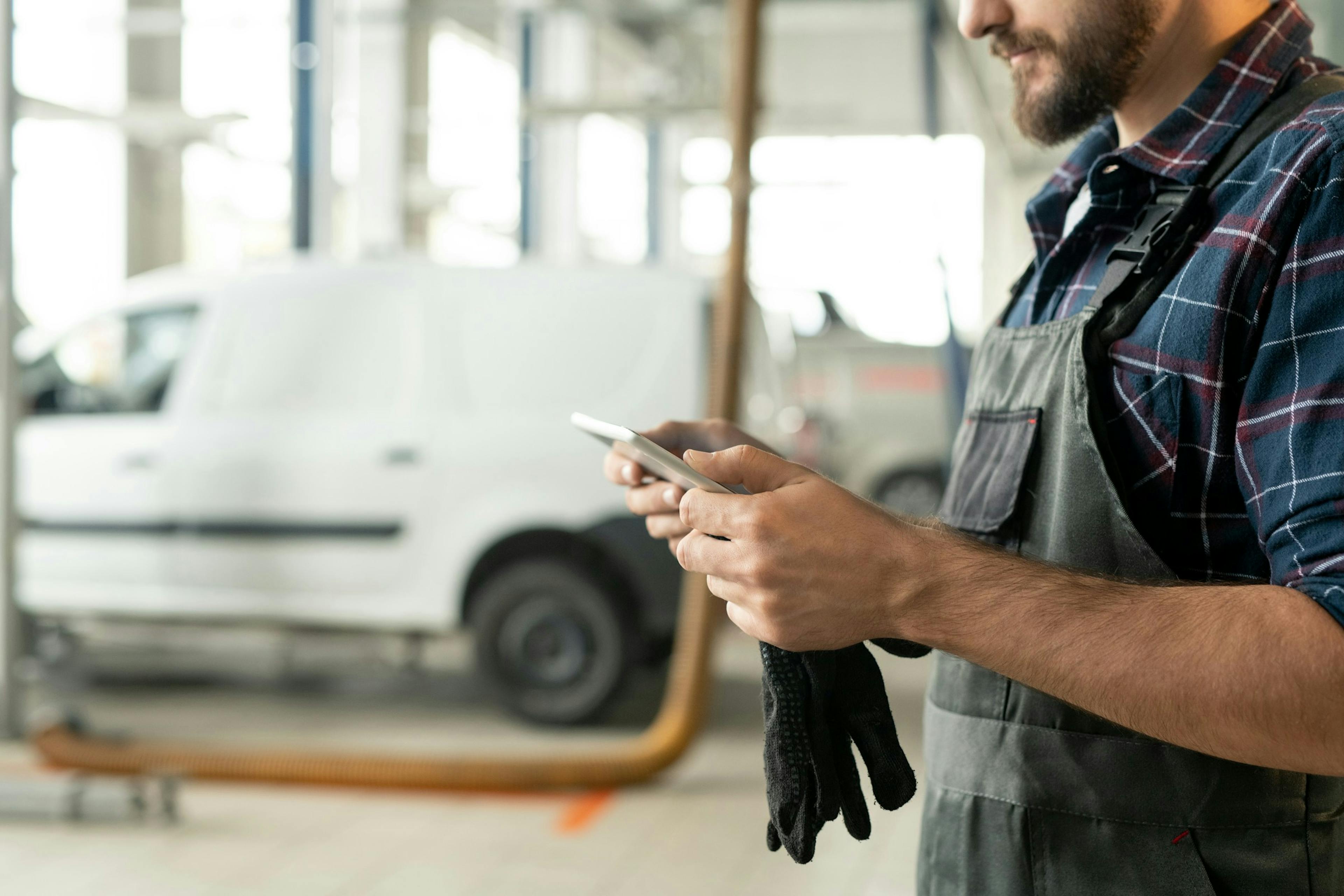 Reduce safety incidents by 26% with bite-sized training that fits your workforce.
