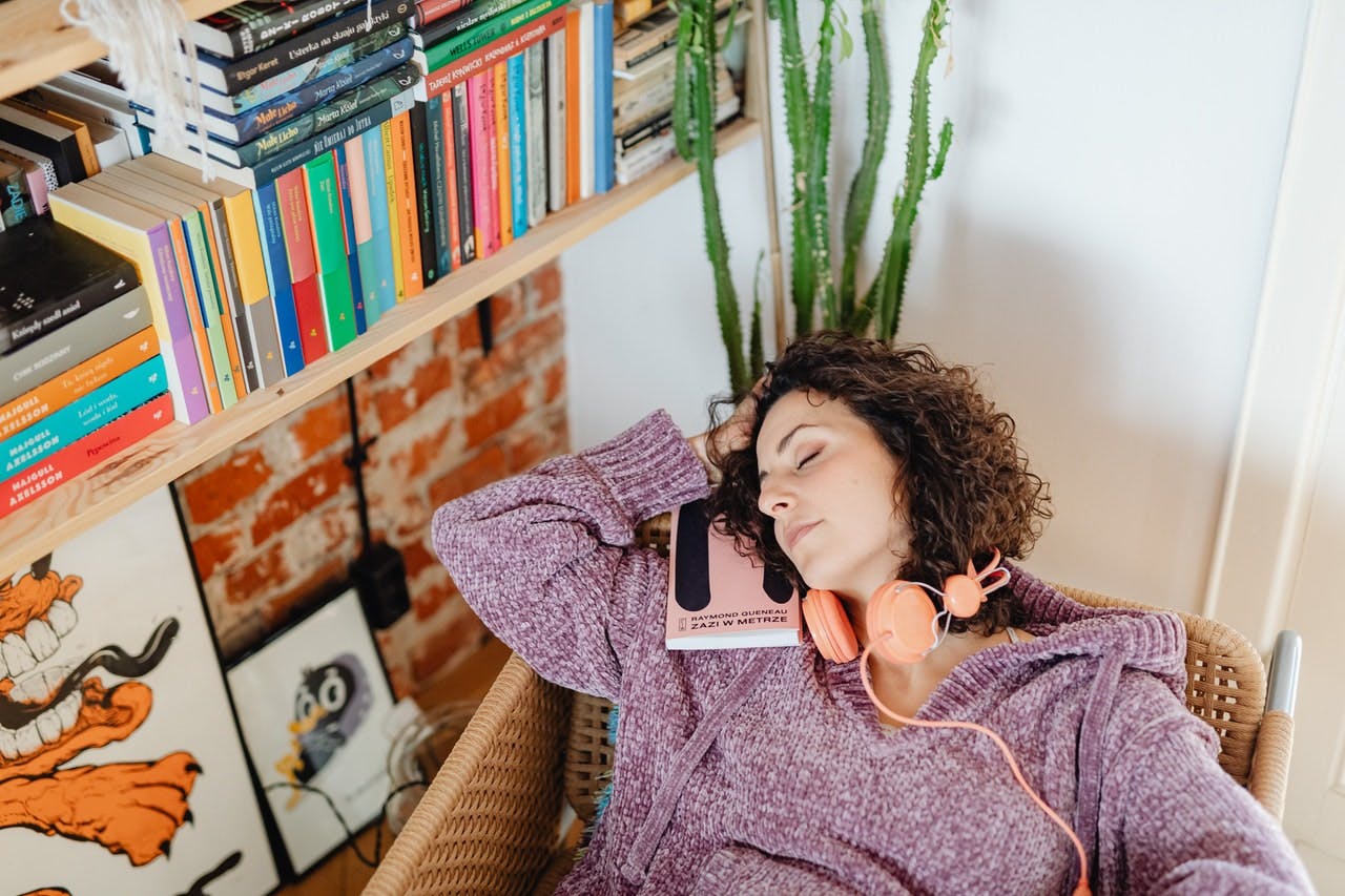Does Listening to Positive Affirmations While Sleeping Work?