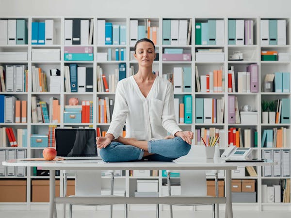 10 Benefits of Mindfulness in the Workplace to Increase Employee Happiness and Performance