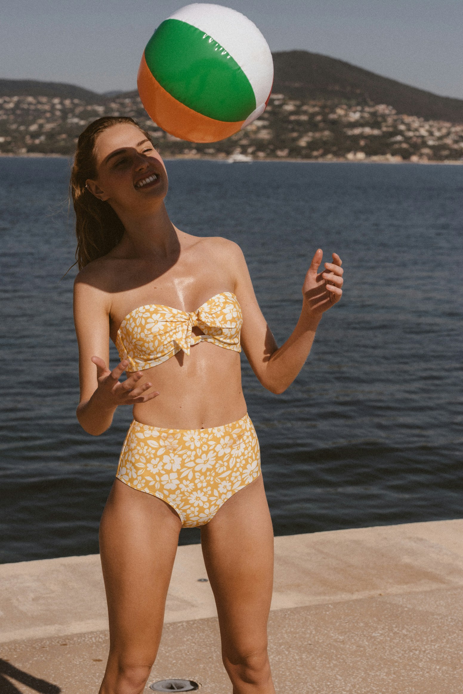 Swimsuit Sur le sable yellow floral print