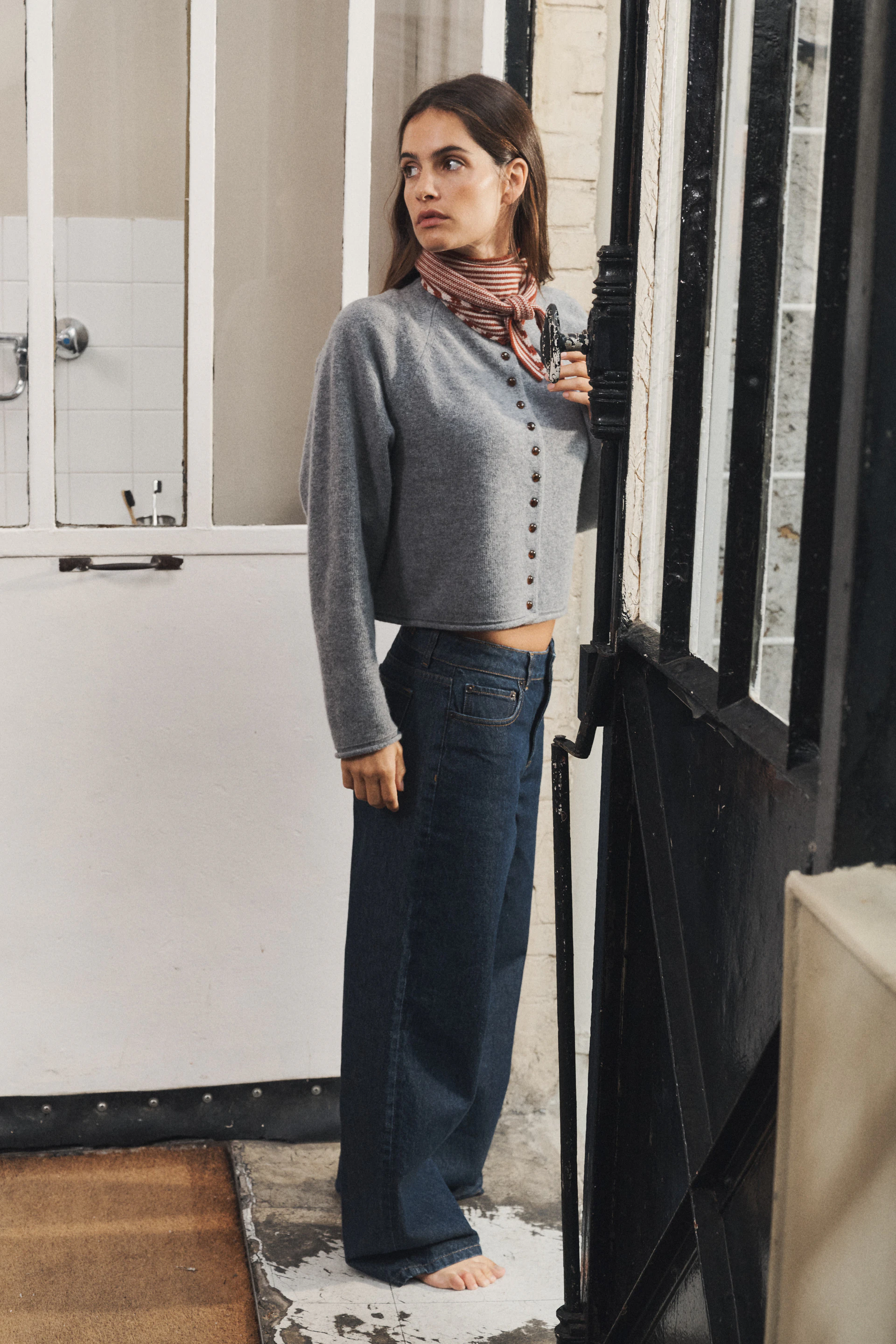 Gilet Printemps retrouvé Gris chiné & Jean loose À travers les saisons Brut