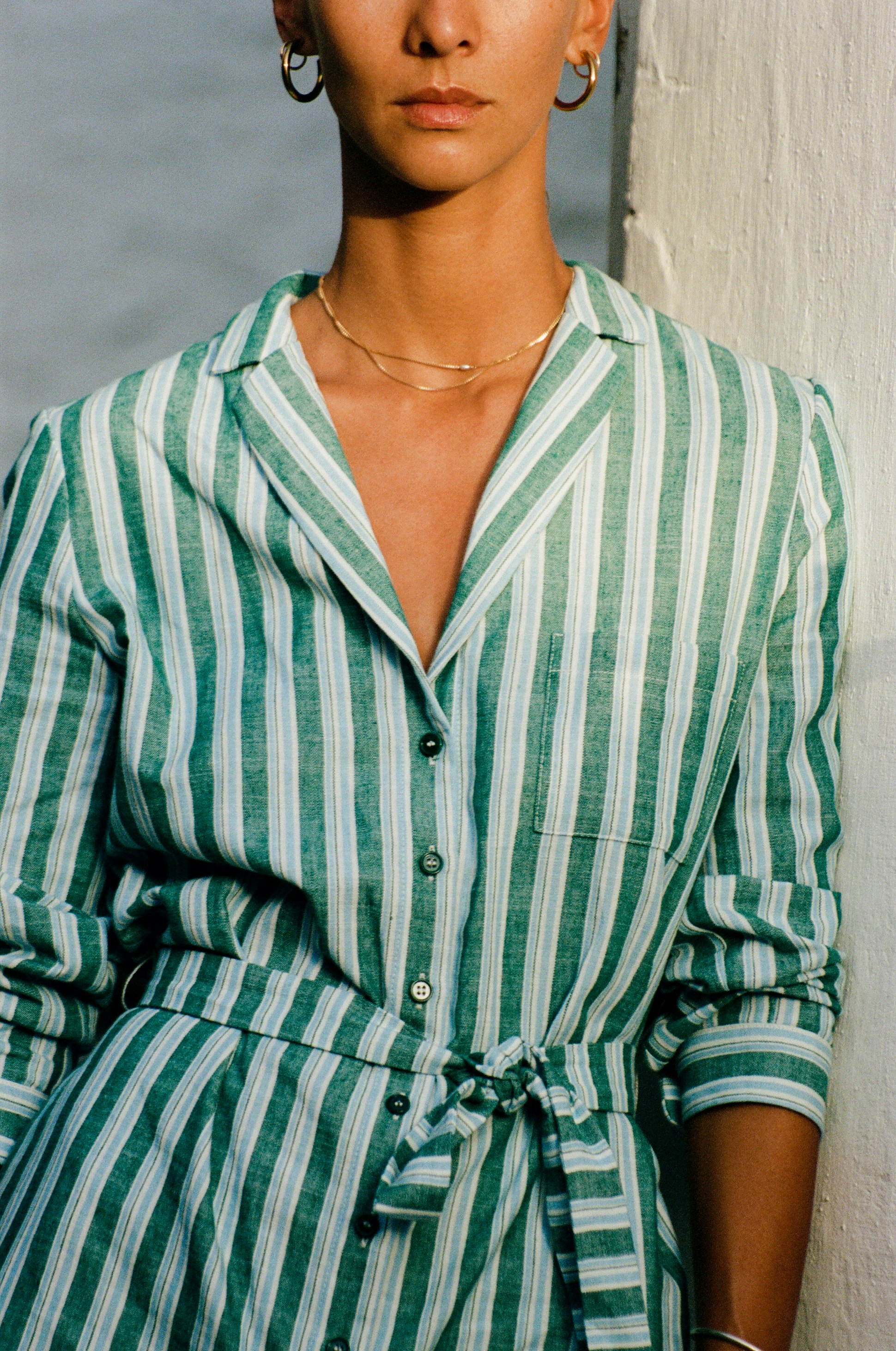 Robe Sur le balcon vert