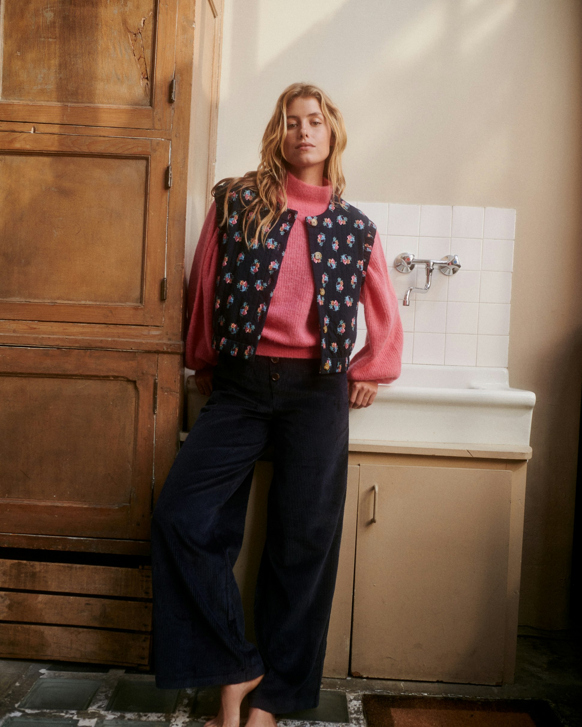 Veste sans manche Coin secret Imprimé Eva et Pull La brume Rose capucine et Pantalon Brise du matin Bleu marine