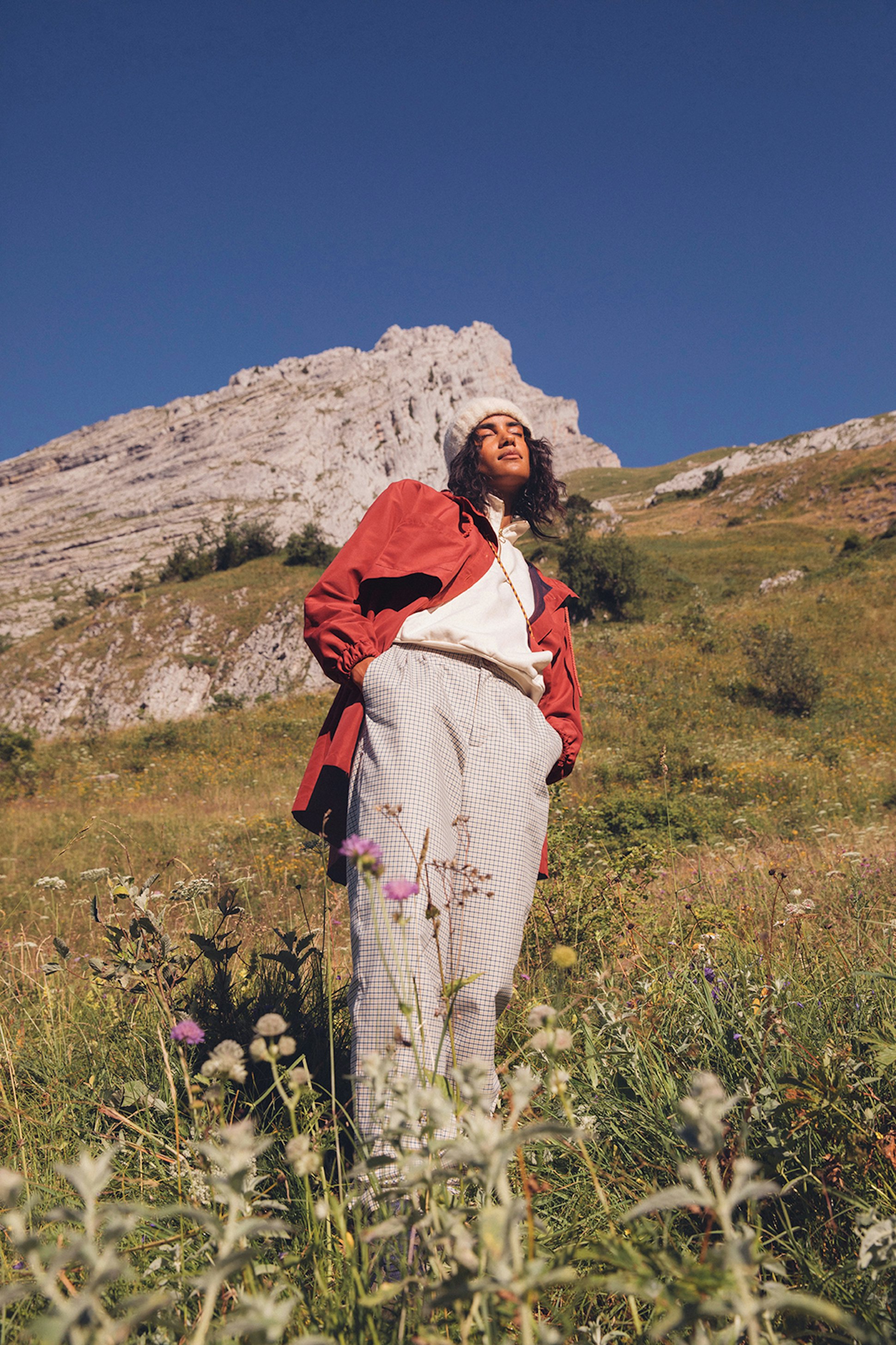 Veste à capuche L'eau vive Fauve et Sweat Nouvelle harmonie Vanille et Pantalon Balade d'automne Carreau et Bonnet Bonnie Beige chiné