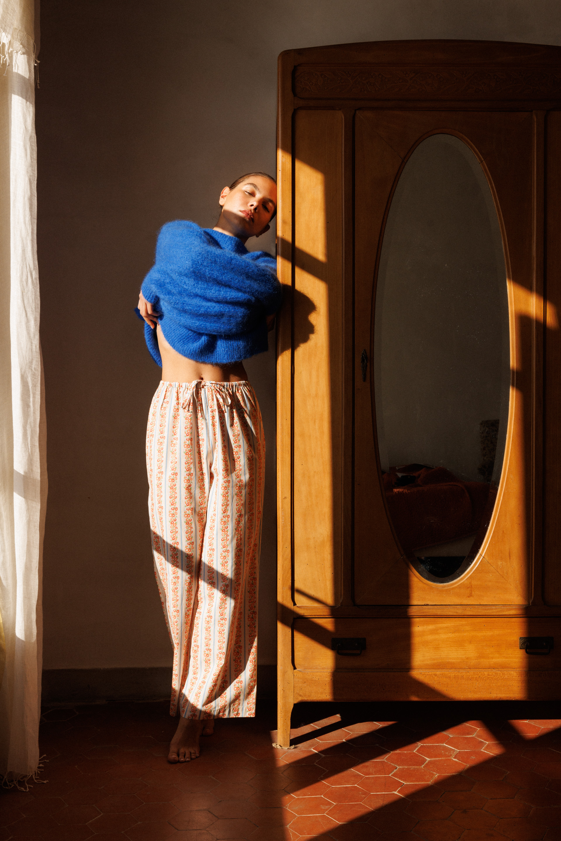 Pull Souffle doré bleu vif