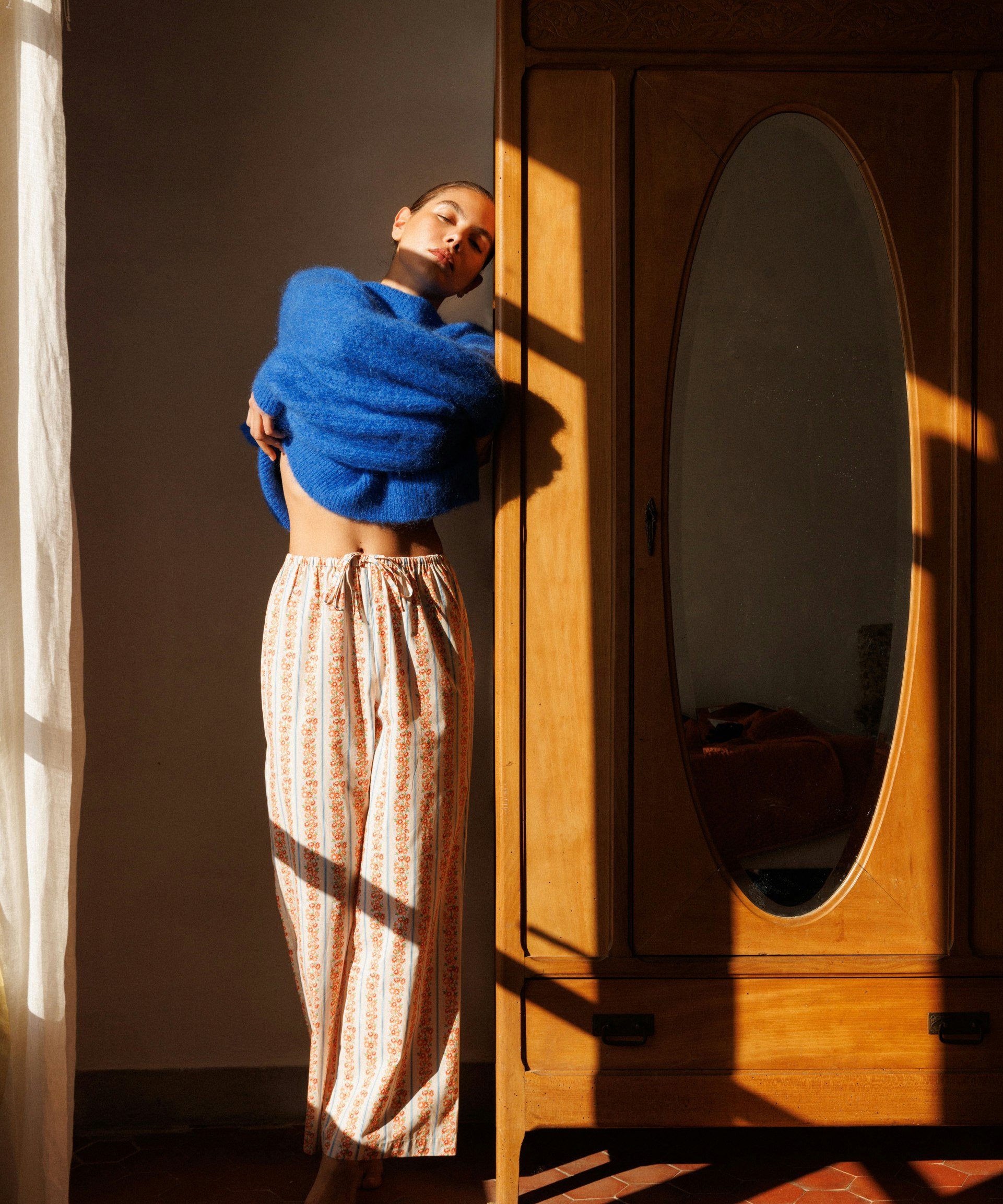 Pull Souffle doré bleu vif