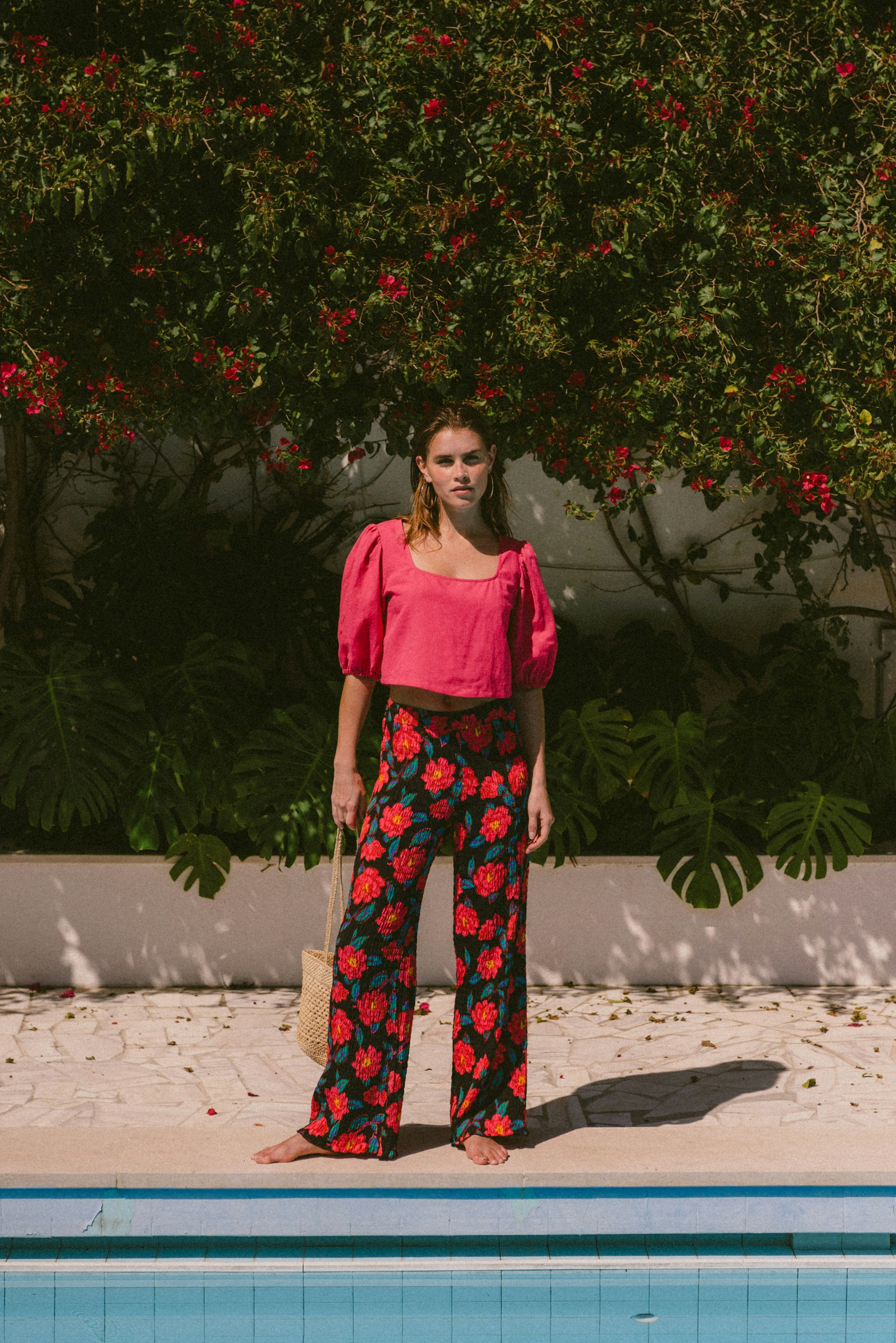 Blouse L'heure espagnole fuschia Pantalon Soleil au zénith imprimé olé