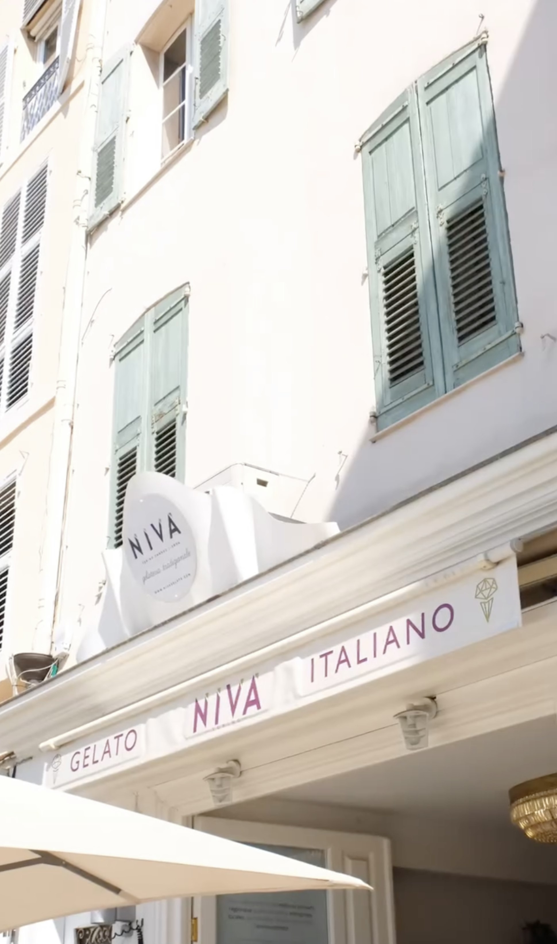 City guides - Cannes x The Host