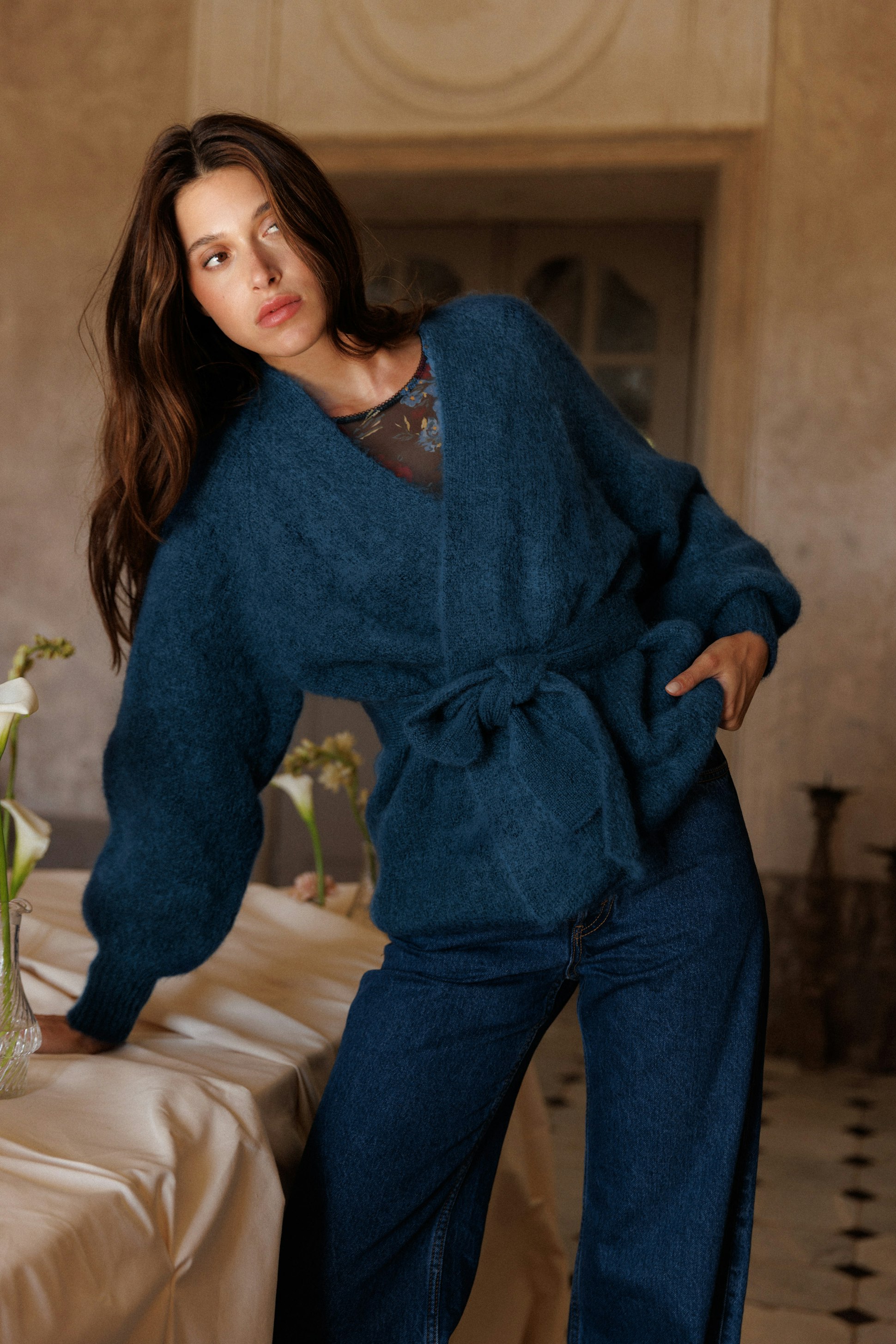 Voyage immobile Long cardigan Sapphire blue and Nuit blanche Bodysuit Côme print