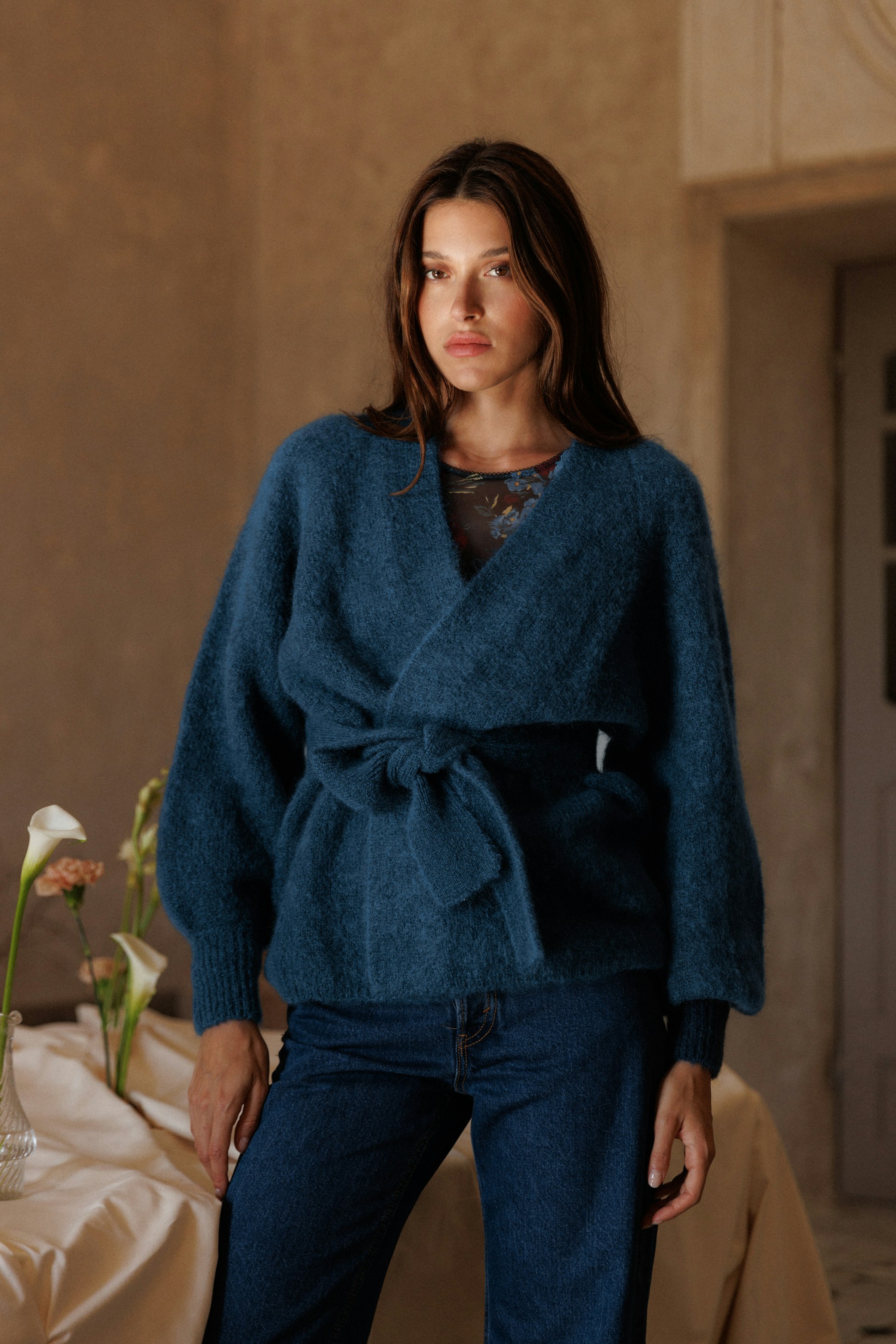 Gilet long Voyage immobile Bleu saphir et Body Nuit blanche Imprimé Côme