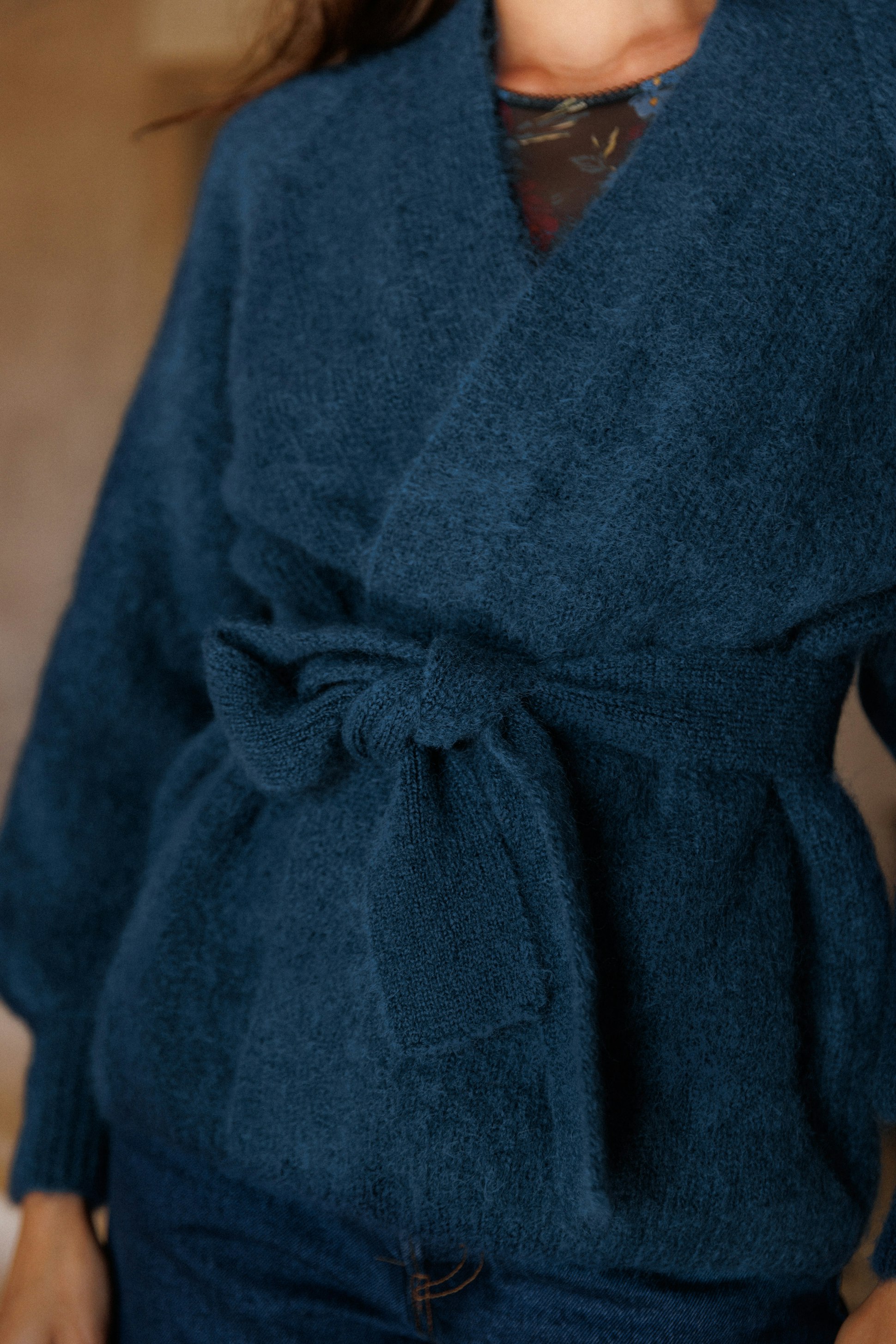 Gilet long Voyage immobile Bleu saphir et Body Nuit blanche Imprimé Côme