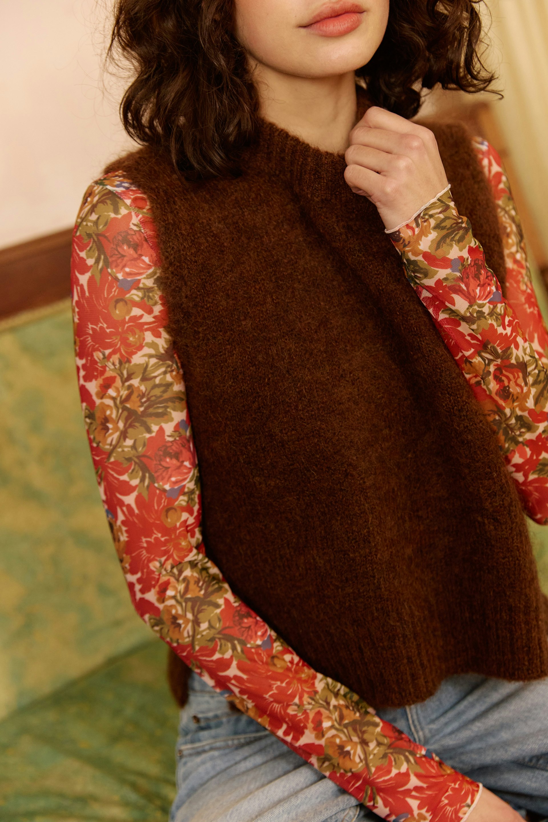 Pull sans manches Au coin du feu Chocolat et Body Sous les lilas Imprimé Fiorenza