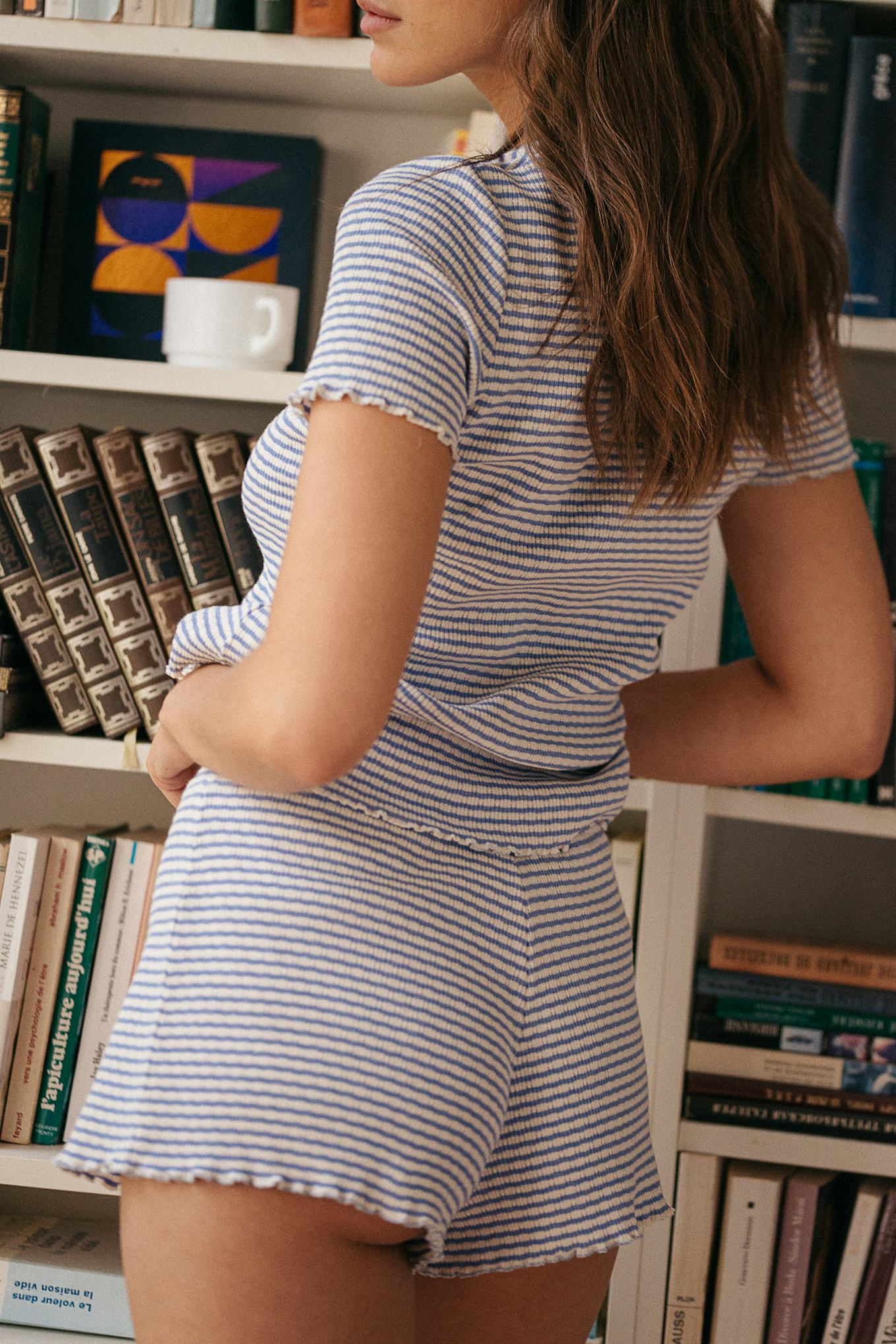 Short Histoire de corps rayures bleu pastel