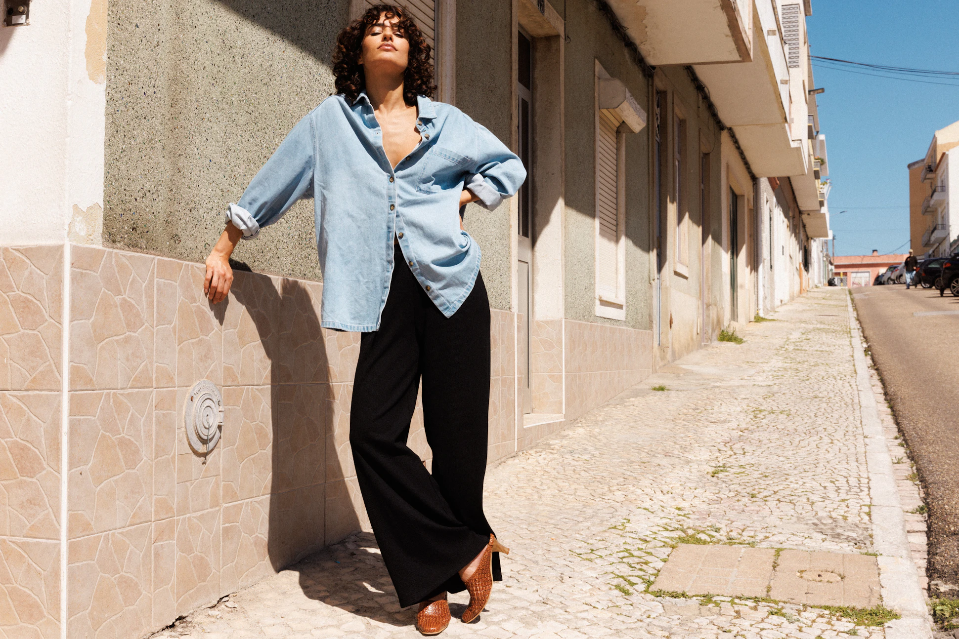 Chemise Eternel été bleu et Pantalon Poudre aux yeux Noir