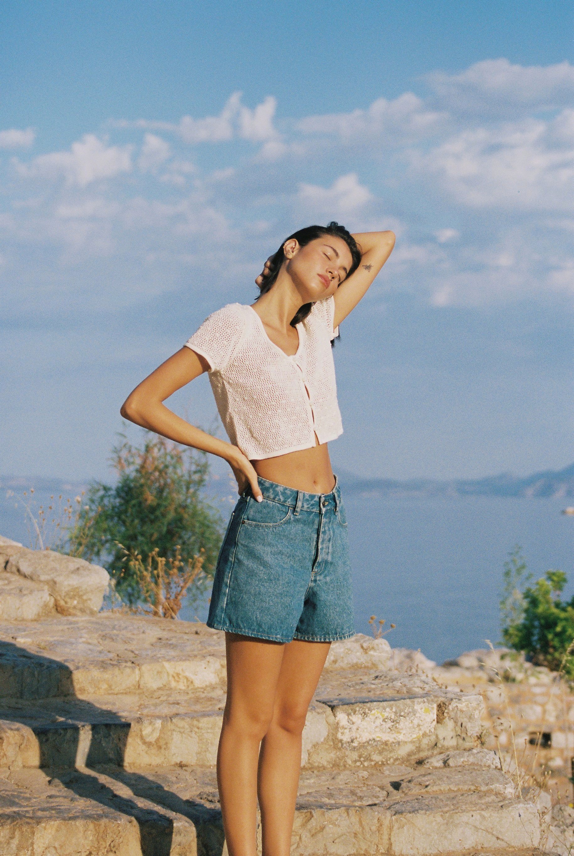 Top Été indien Vanille et Short Eternel été Bleu 