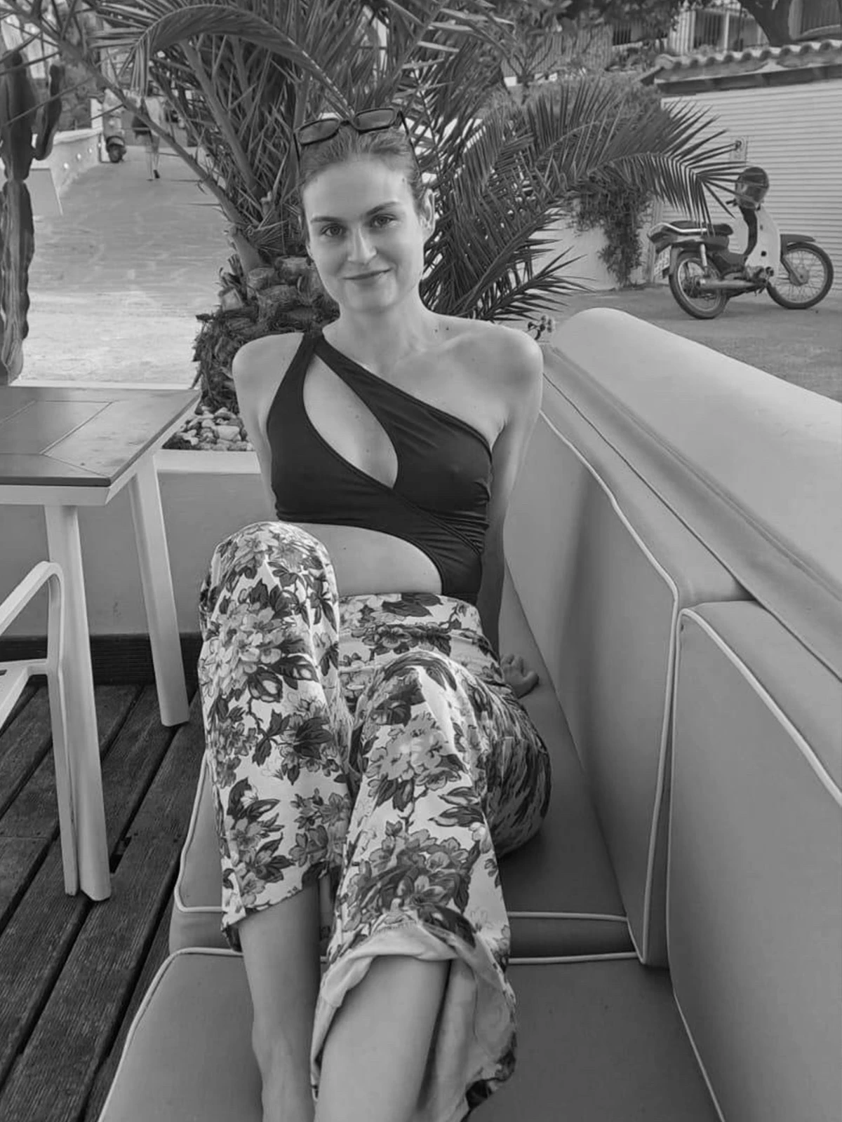 L'été dans la peau, Claire