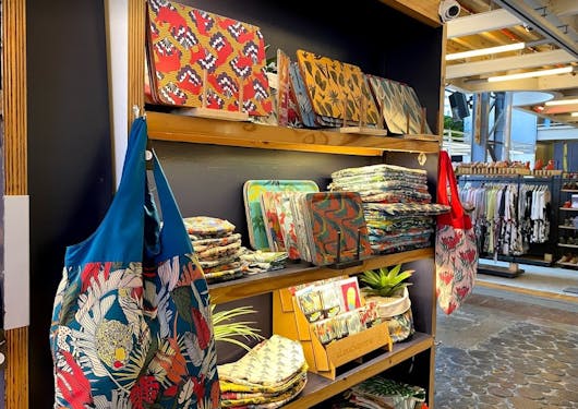African craft market
