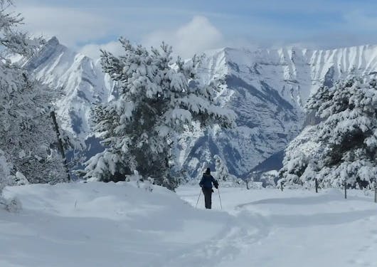 snowshoeing lac barbeyroux in the alps