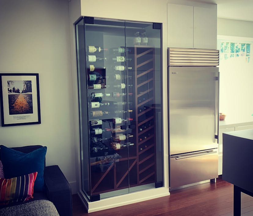 Wine cellar with ceiling-mounted indoor unit, LVG split system, Z2C installation