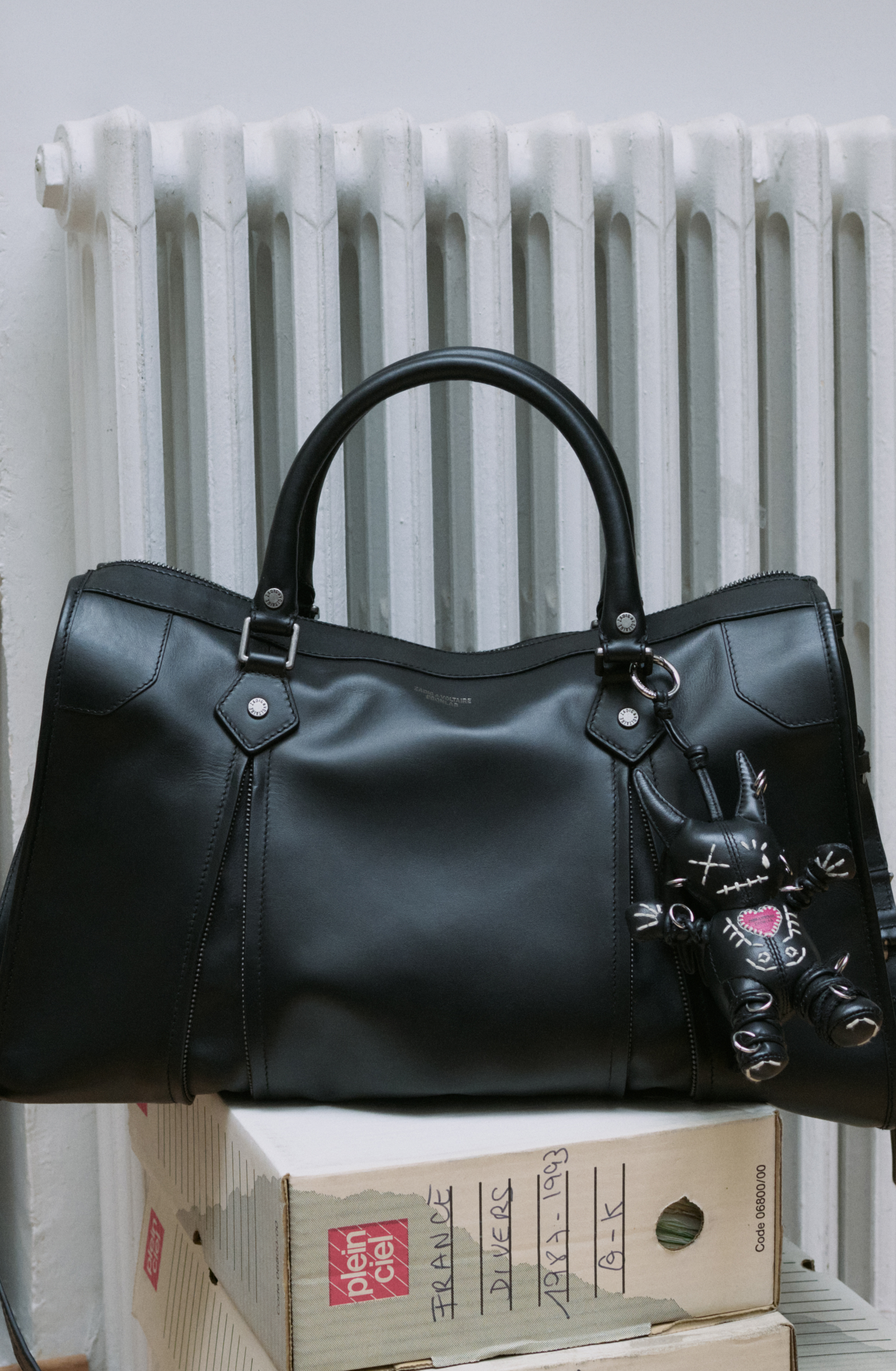 美品 ZADIG&VOLTAIRE 2542 2way ボストンバッグ 本革 美品 ZADIG&VOLTAIRE 2542 2way ボストンバッグ 本革