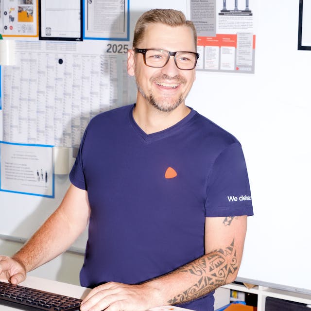 Department lead at Zalando Logistics at his desk. 