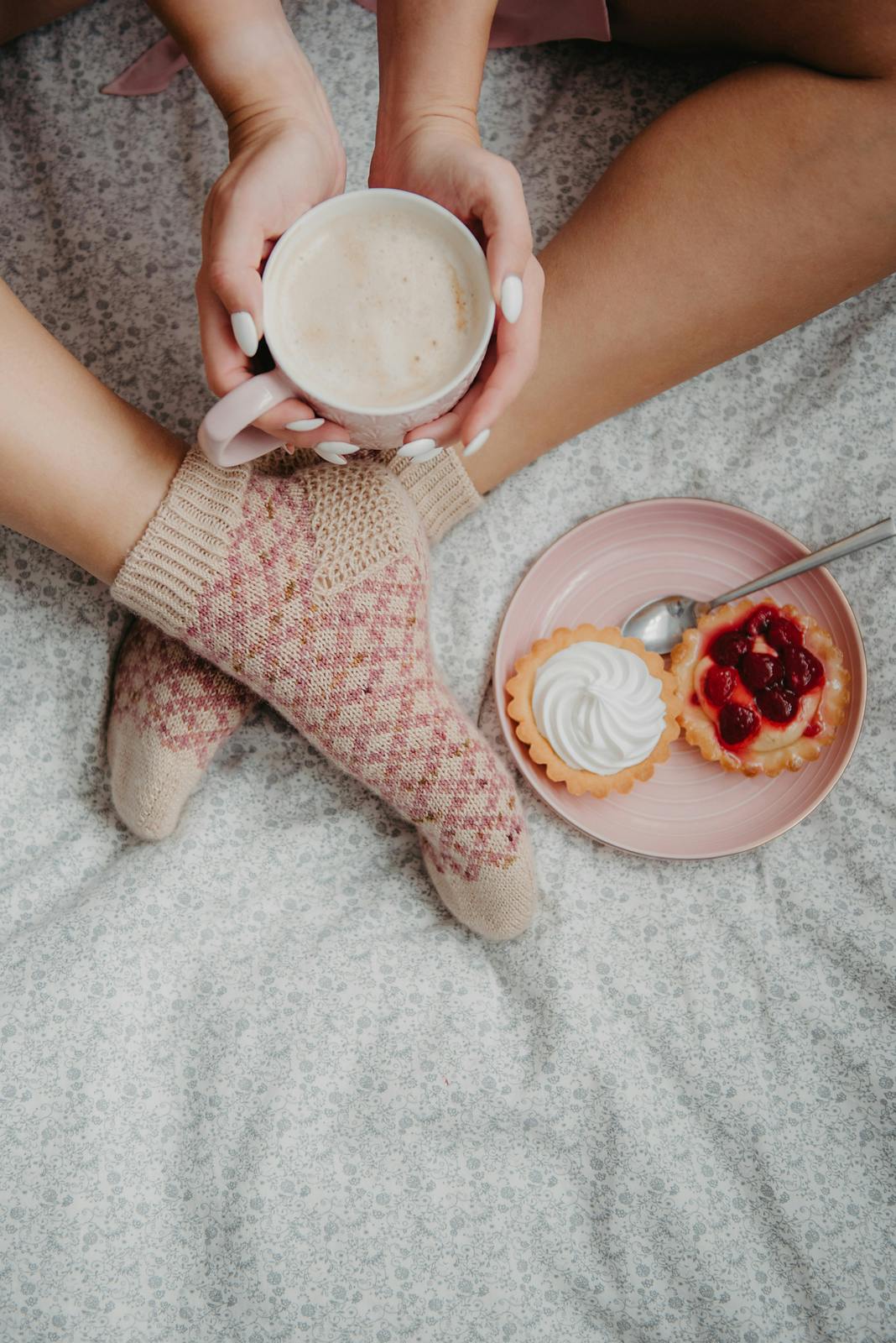Rhubarb and Custard Socks knitting pattern by Zaneteknits