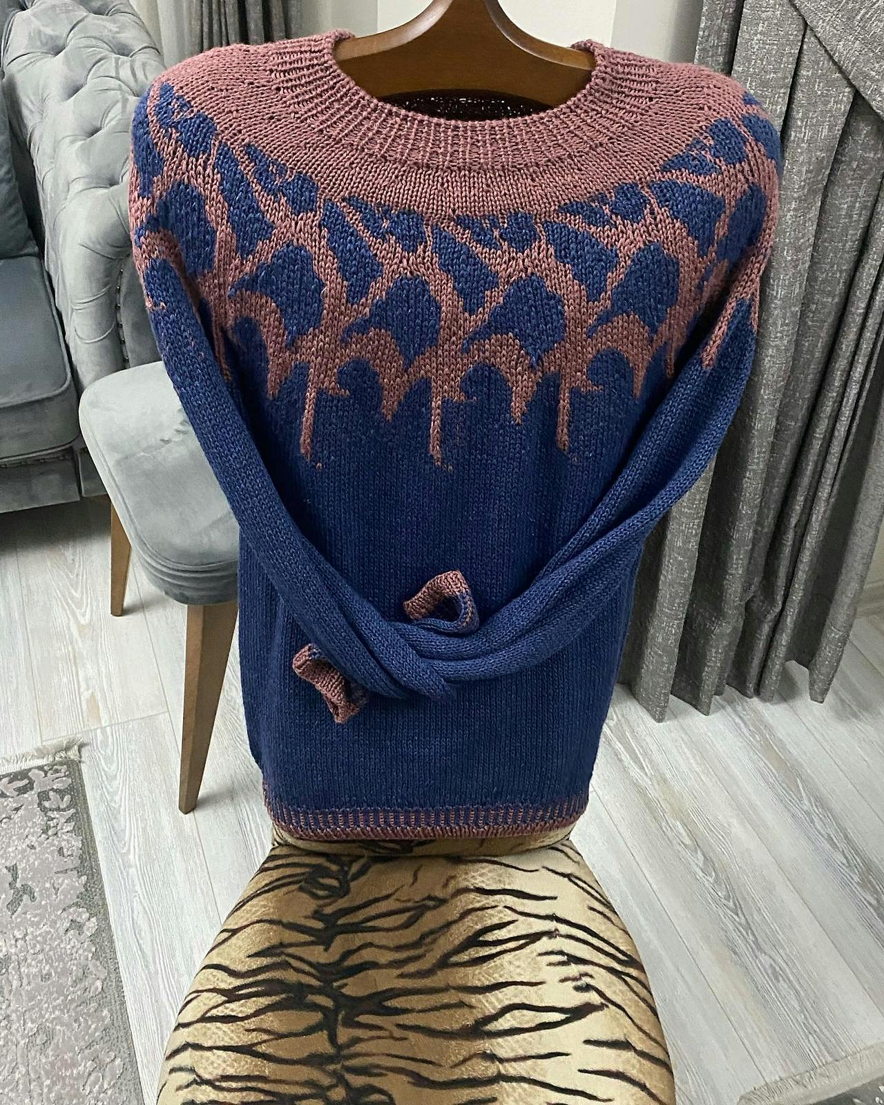Top-down stranded colourwork sweater Melancholia, designed by Zaneteknits in Tipo folco yarns