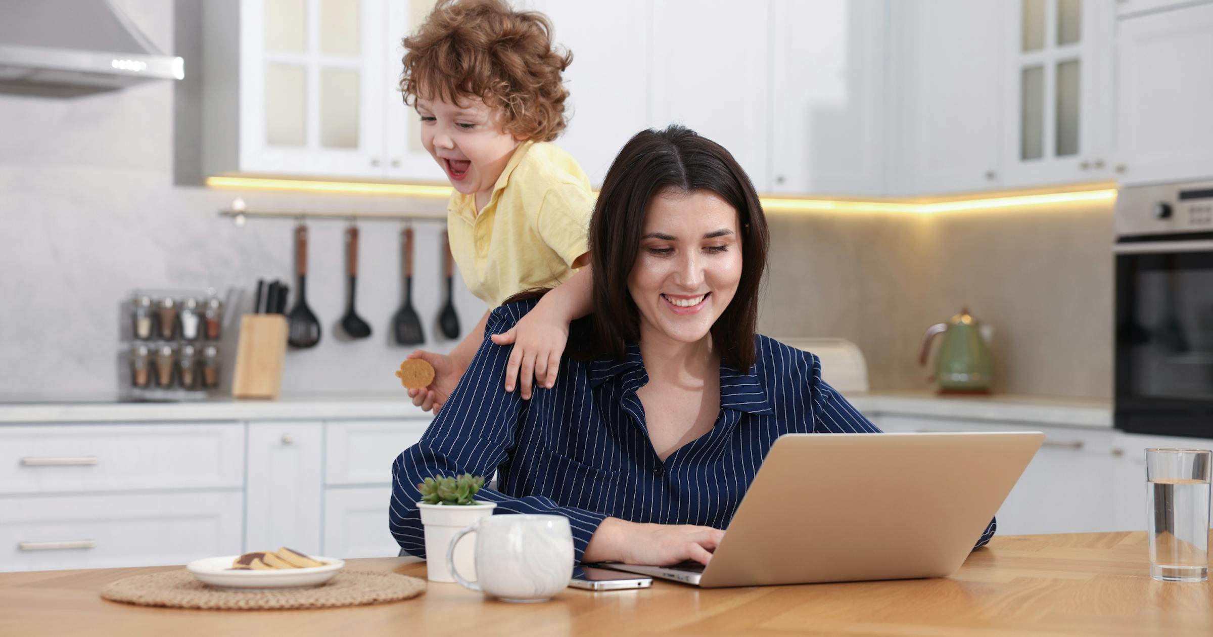 Preview How to use artificial intelligence to balance routine with children, family and work image