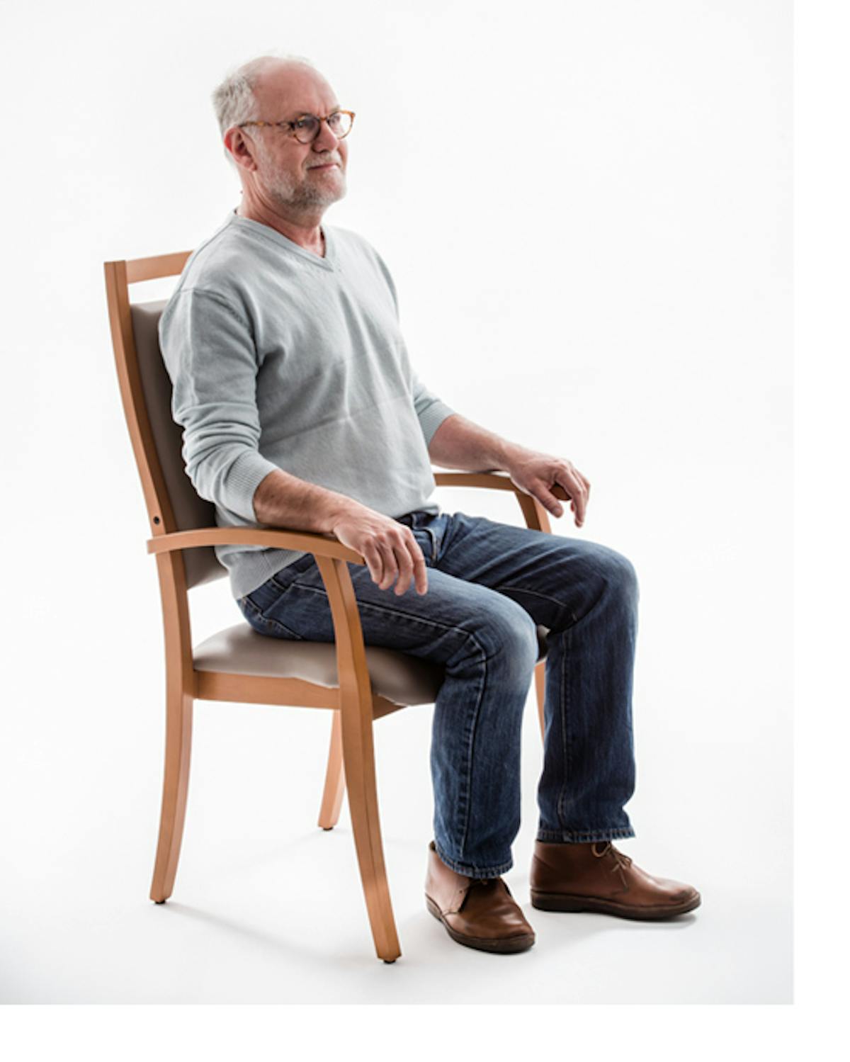 Chaise avec accoudoirs personne âgée