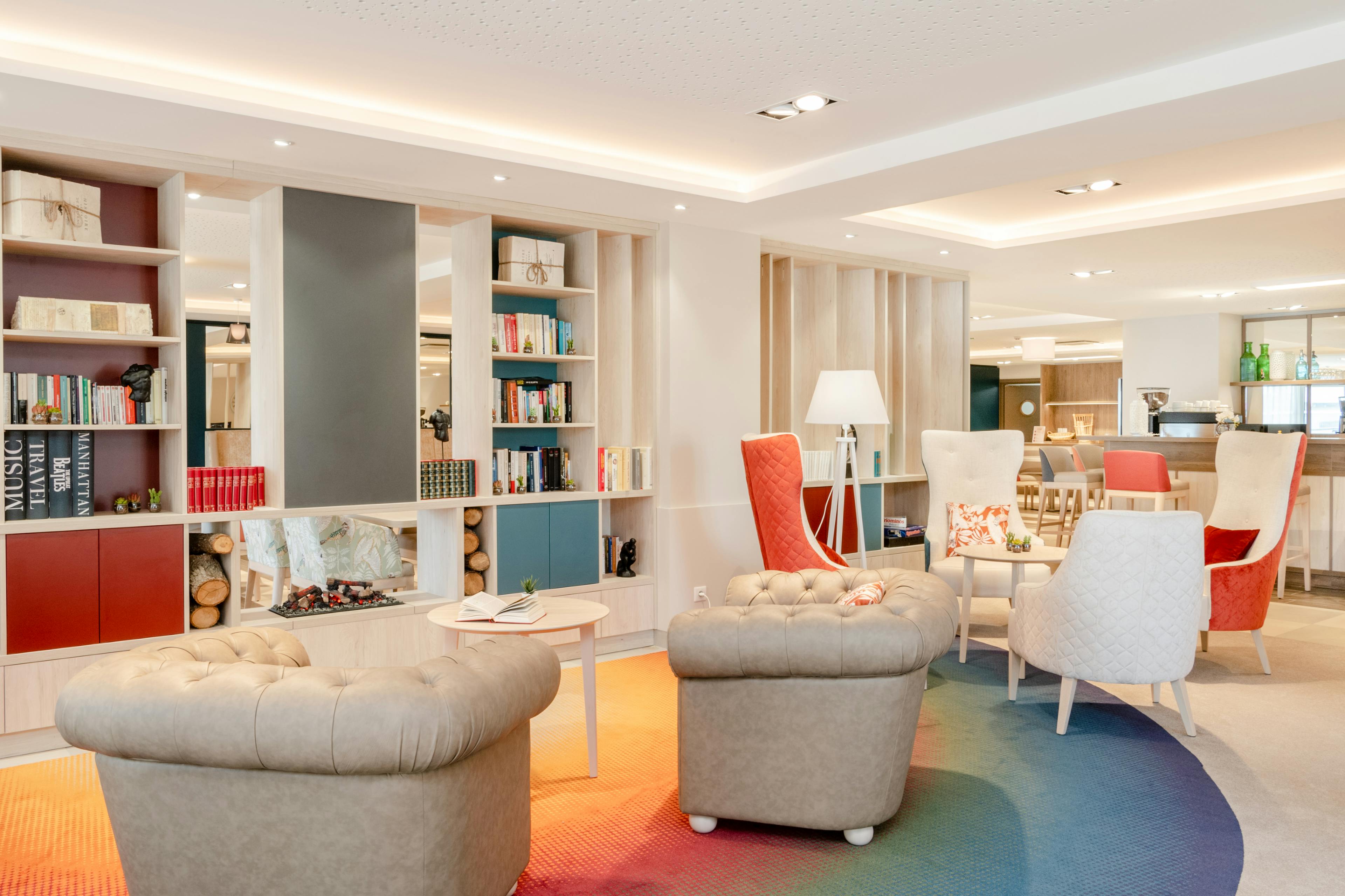 VieJeune_Limoges_RSS_04-Salon_EQ_Photo_Chesterfield_Fauteuil