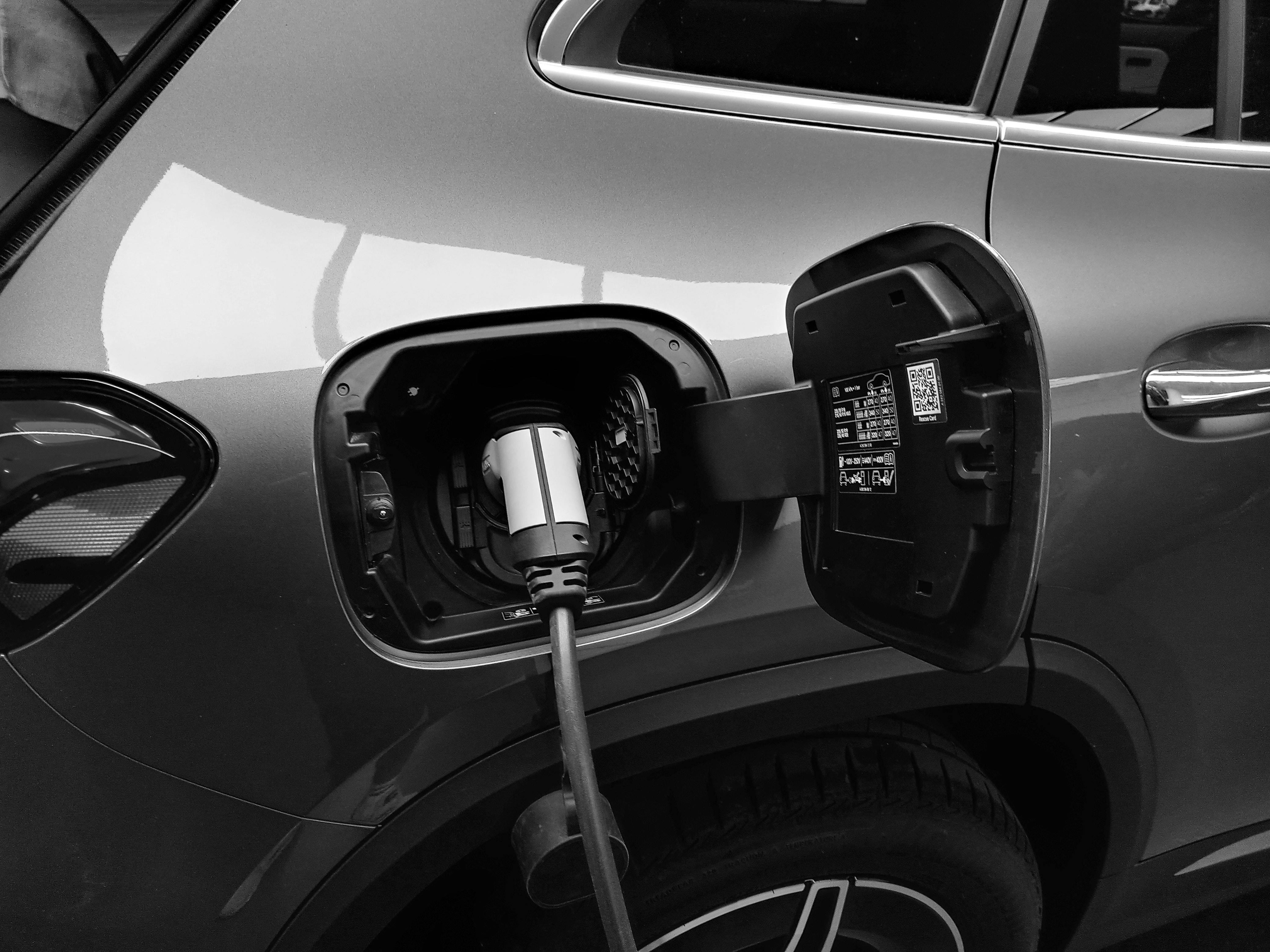 guide borne de recharge, plan de mobilité, PDM, parking entreprise, voiture électrique