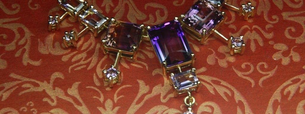 Naszyjnik z ametrynami i różowymi szafirami w złocie 750.