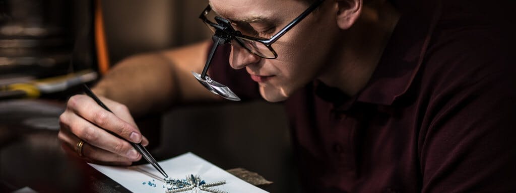 I'm Piotr Zieliński. I am a jeweler