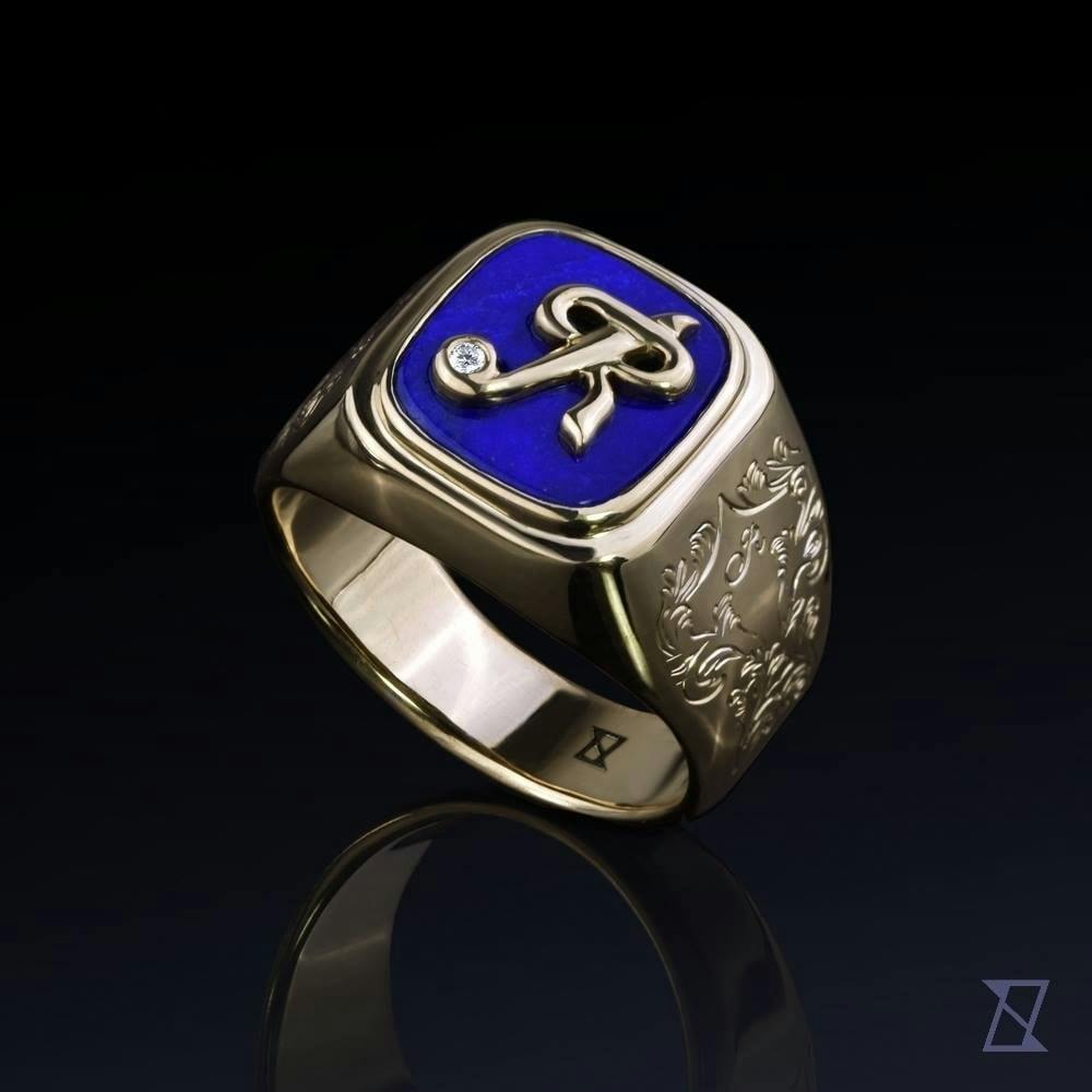 Initialled signet ring with lapis lazuli and diamond in handmade 18k gold.