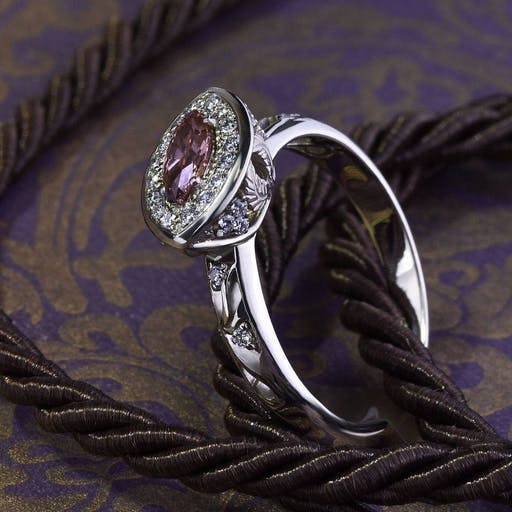 Ring with a pink diamond