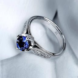 Crown ring with sapphire