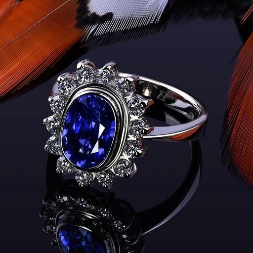 Flower ring with sapphire and diamonds