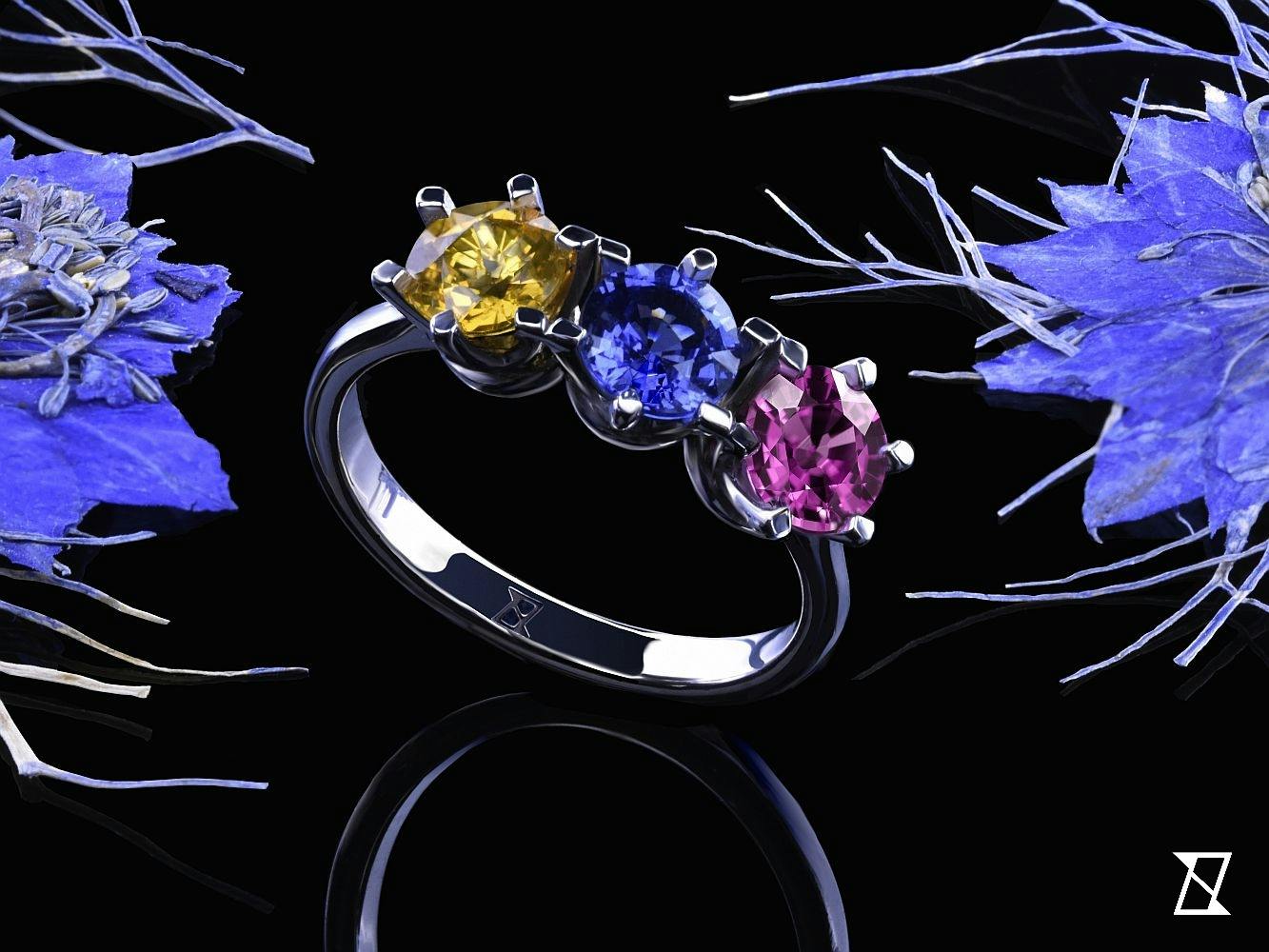 Tricoloured sapphire ring in white 14k gold. 
