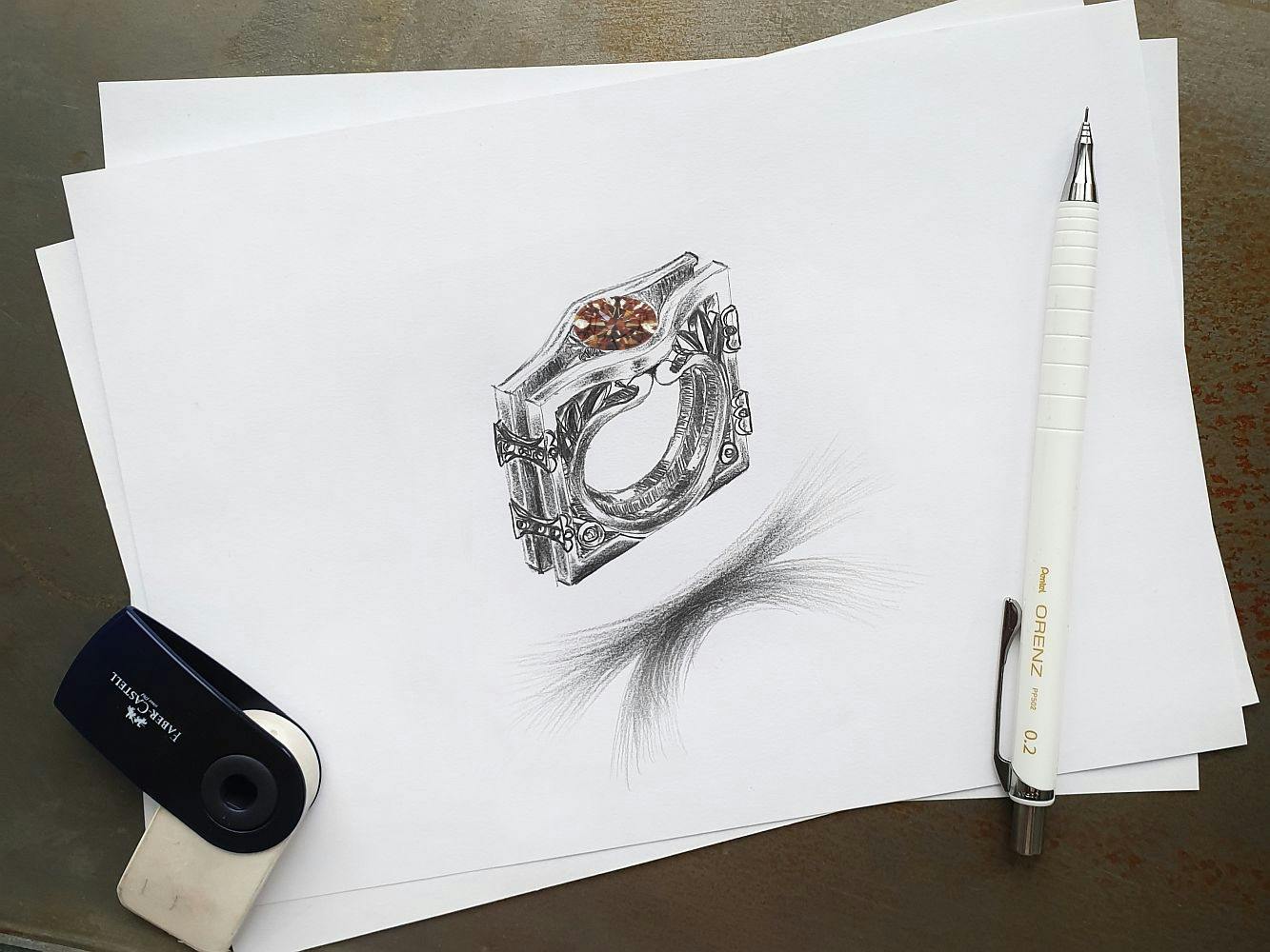 Projekt pierścienia z koniakowym diamentem
