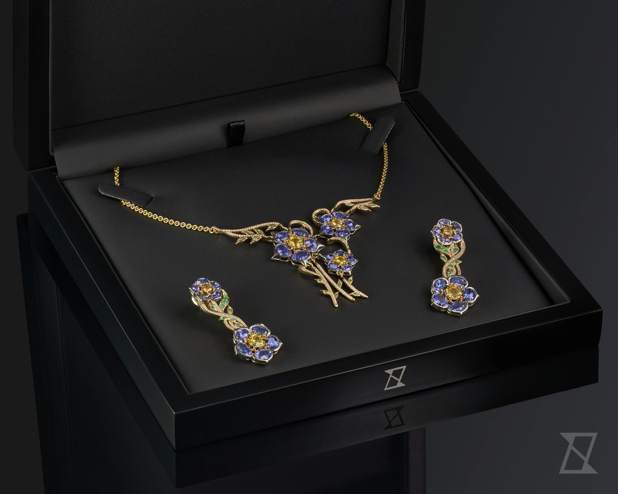 Luxurious tanzanite necklace and earrings